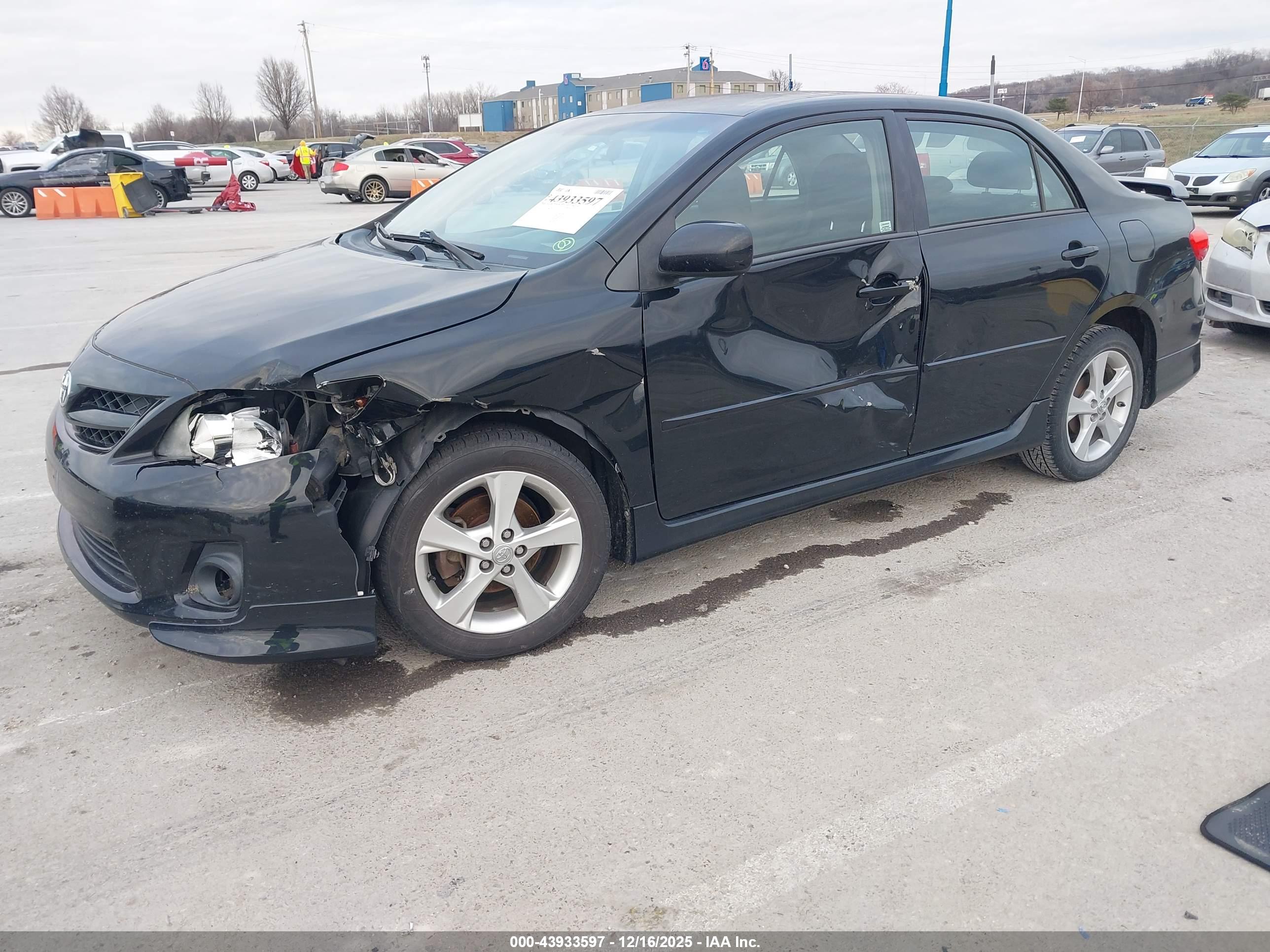 TOYOTA COROLLA image 2