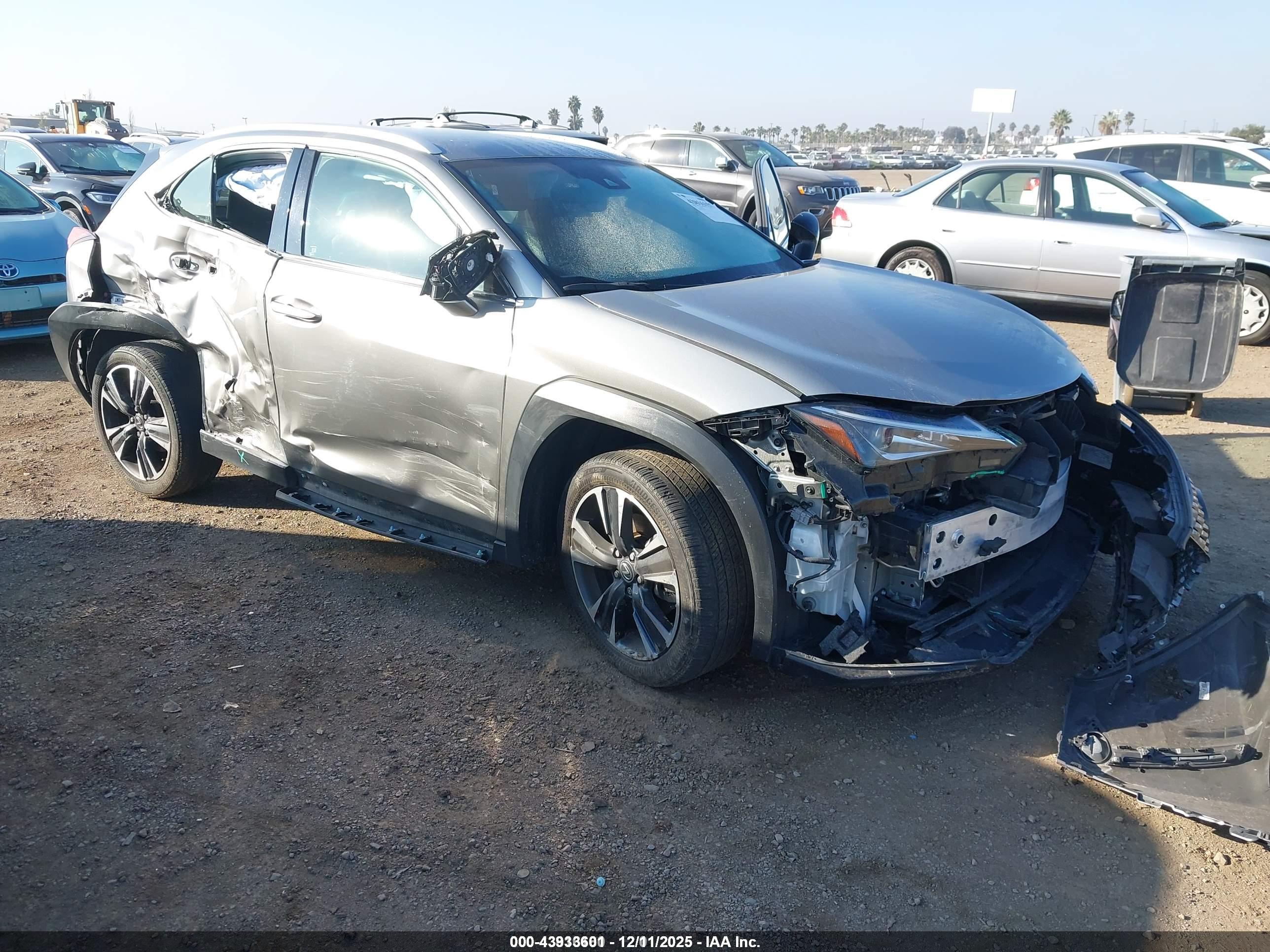 LEXUS UX image 6