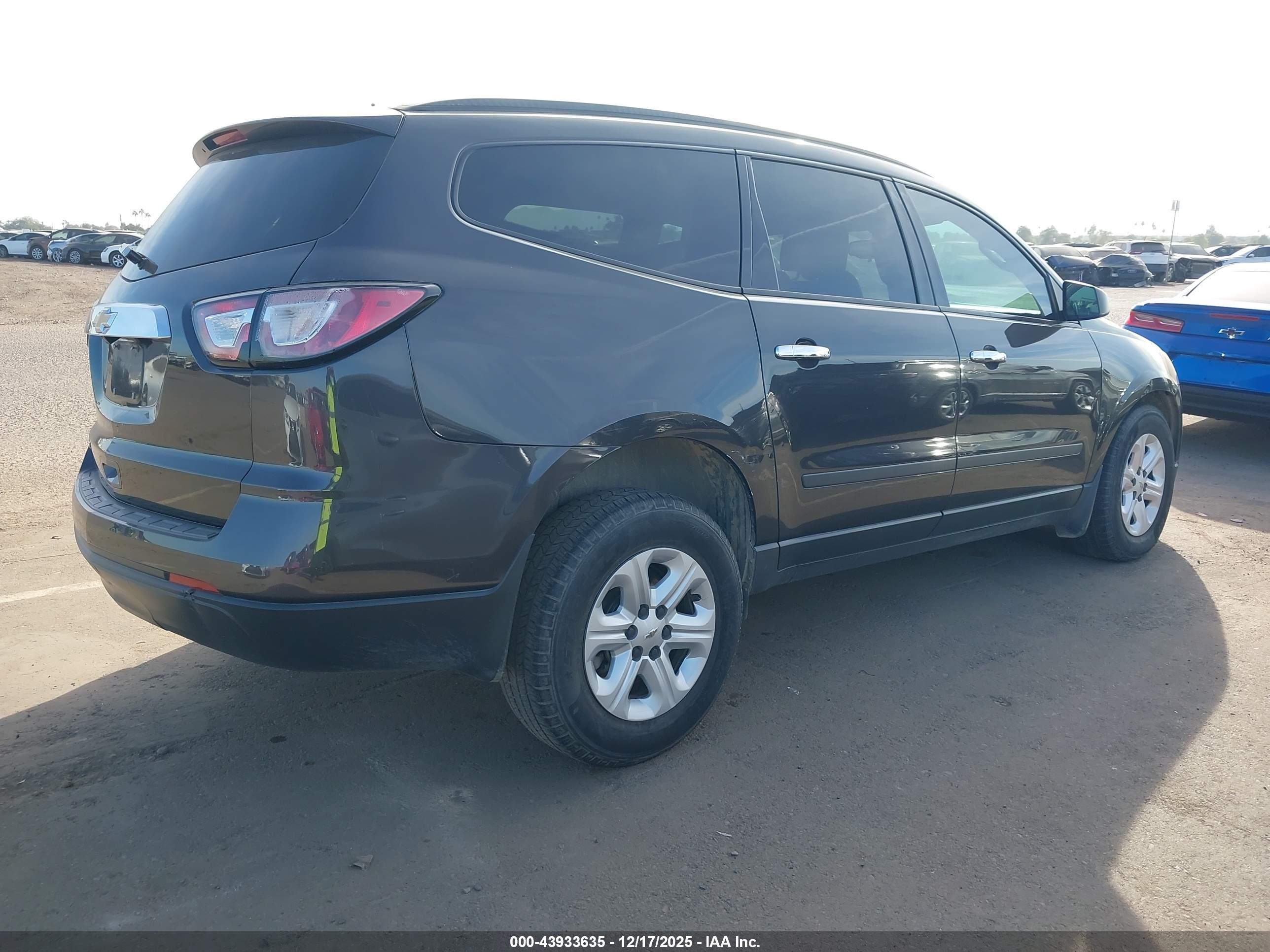 CHEVROLET TRAVERSE image 4