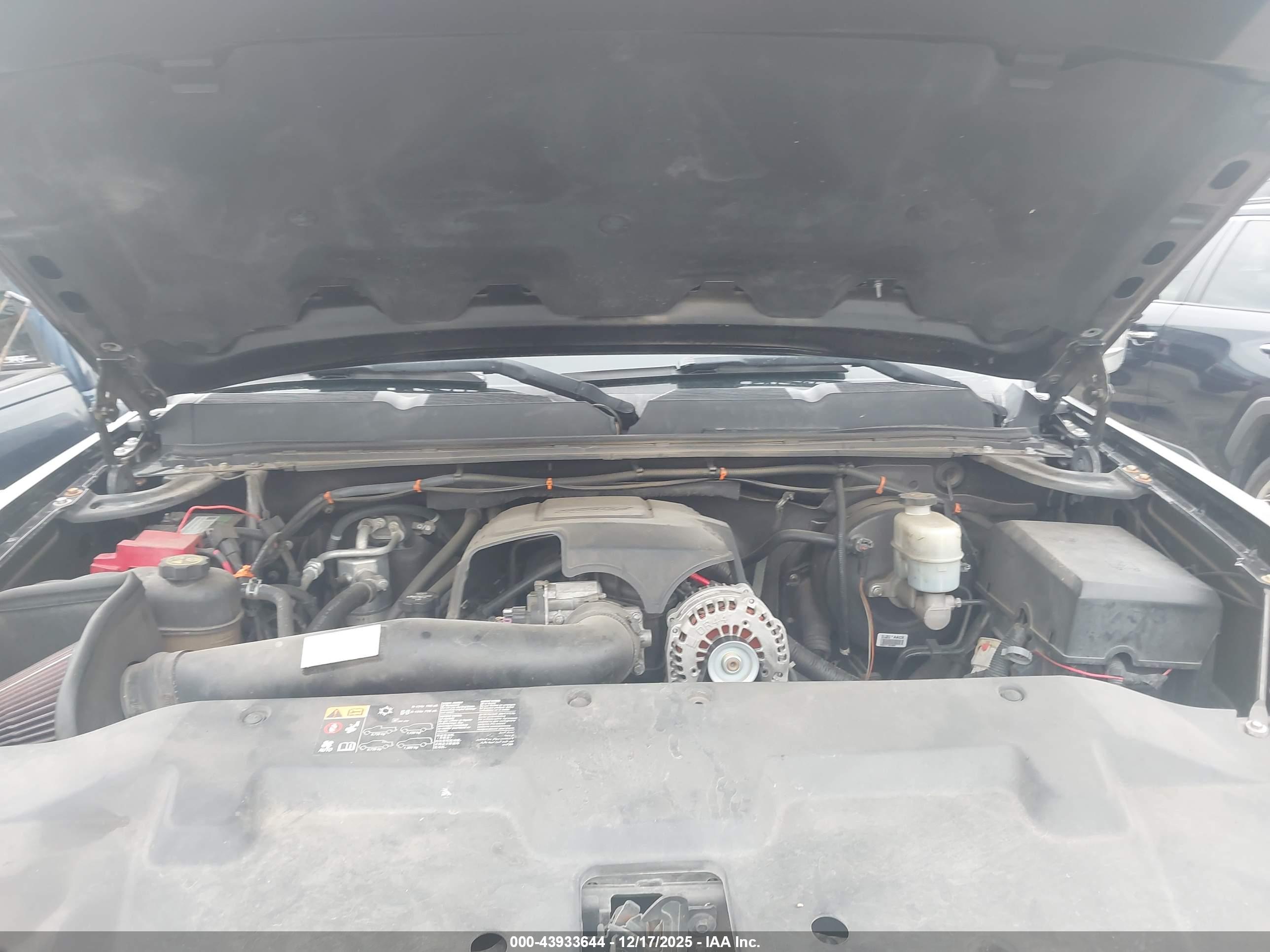 CHEVROLET SILVERADO image 10