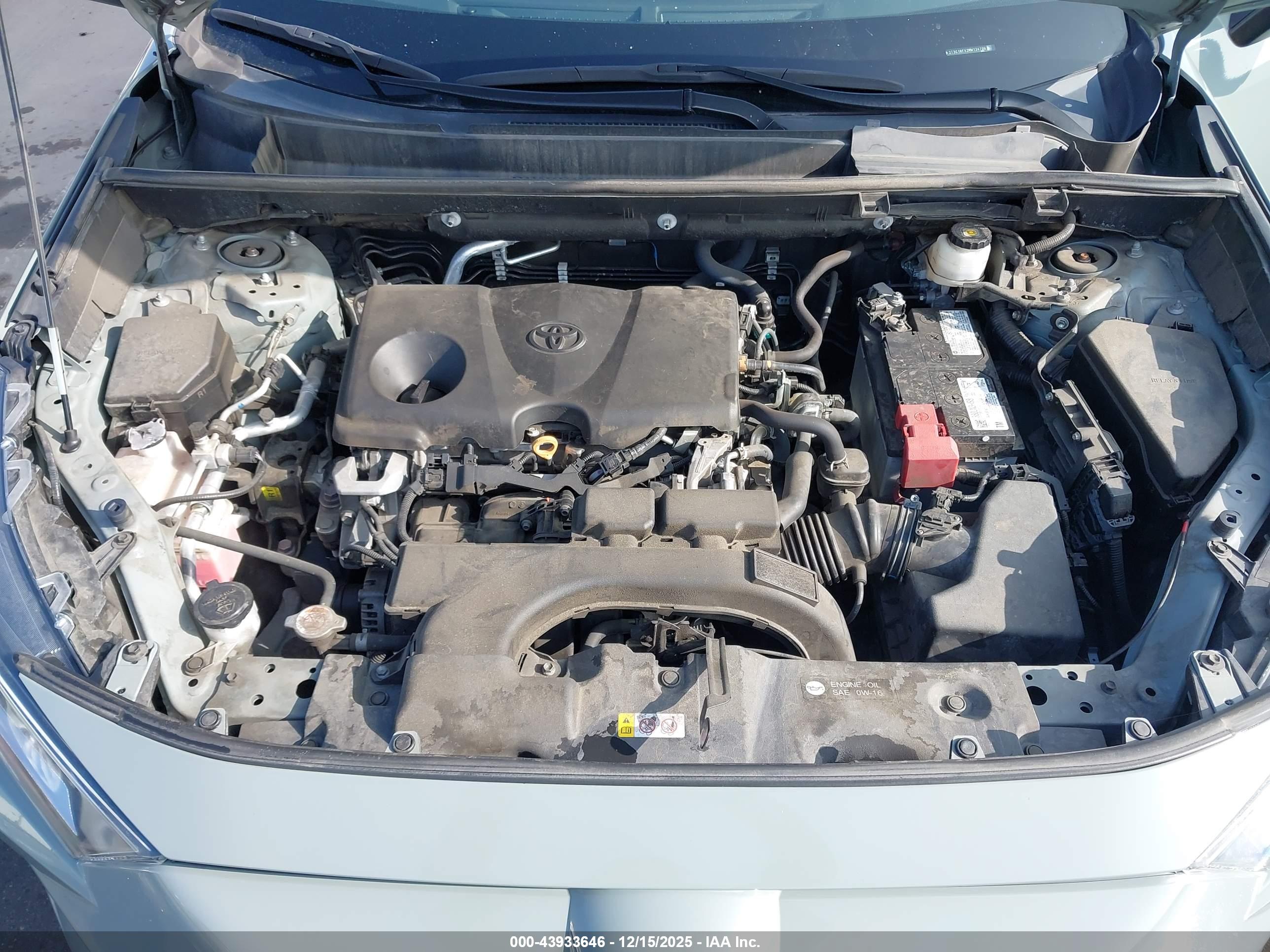 TOYOTA RAV4 image 10
