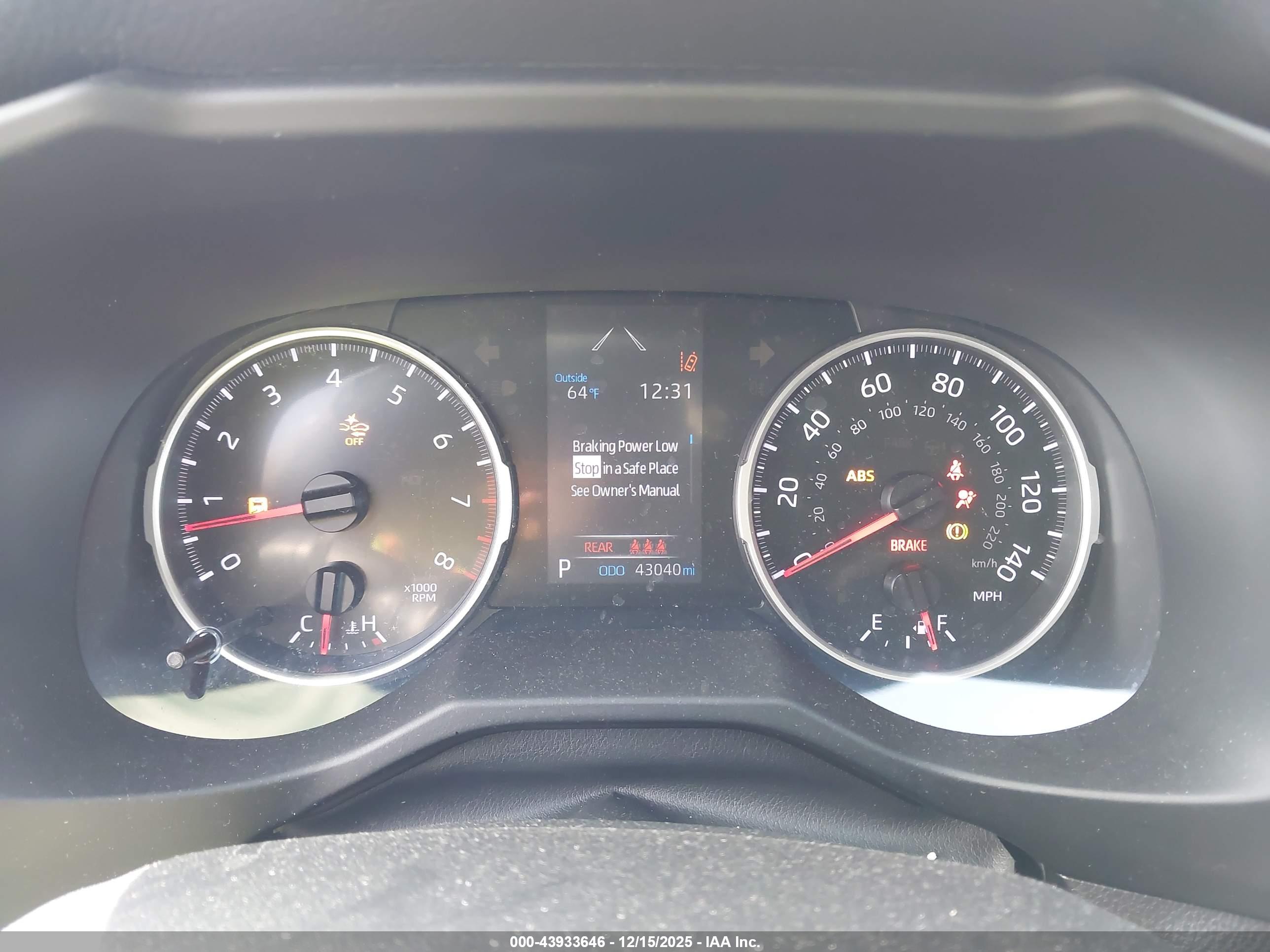 TOYOTA RAV4 image 7