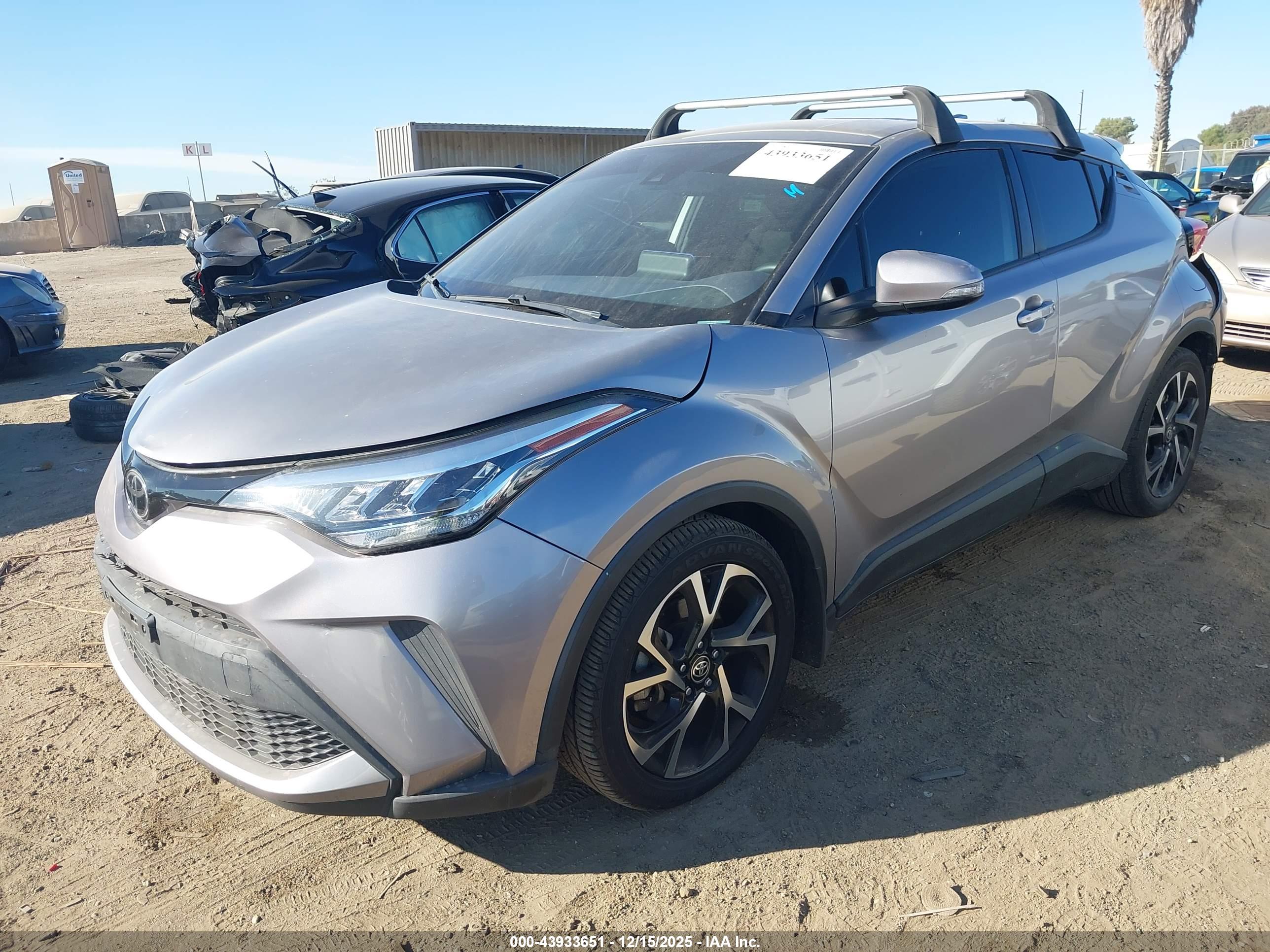 TOYOTA C-HR image 2