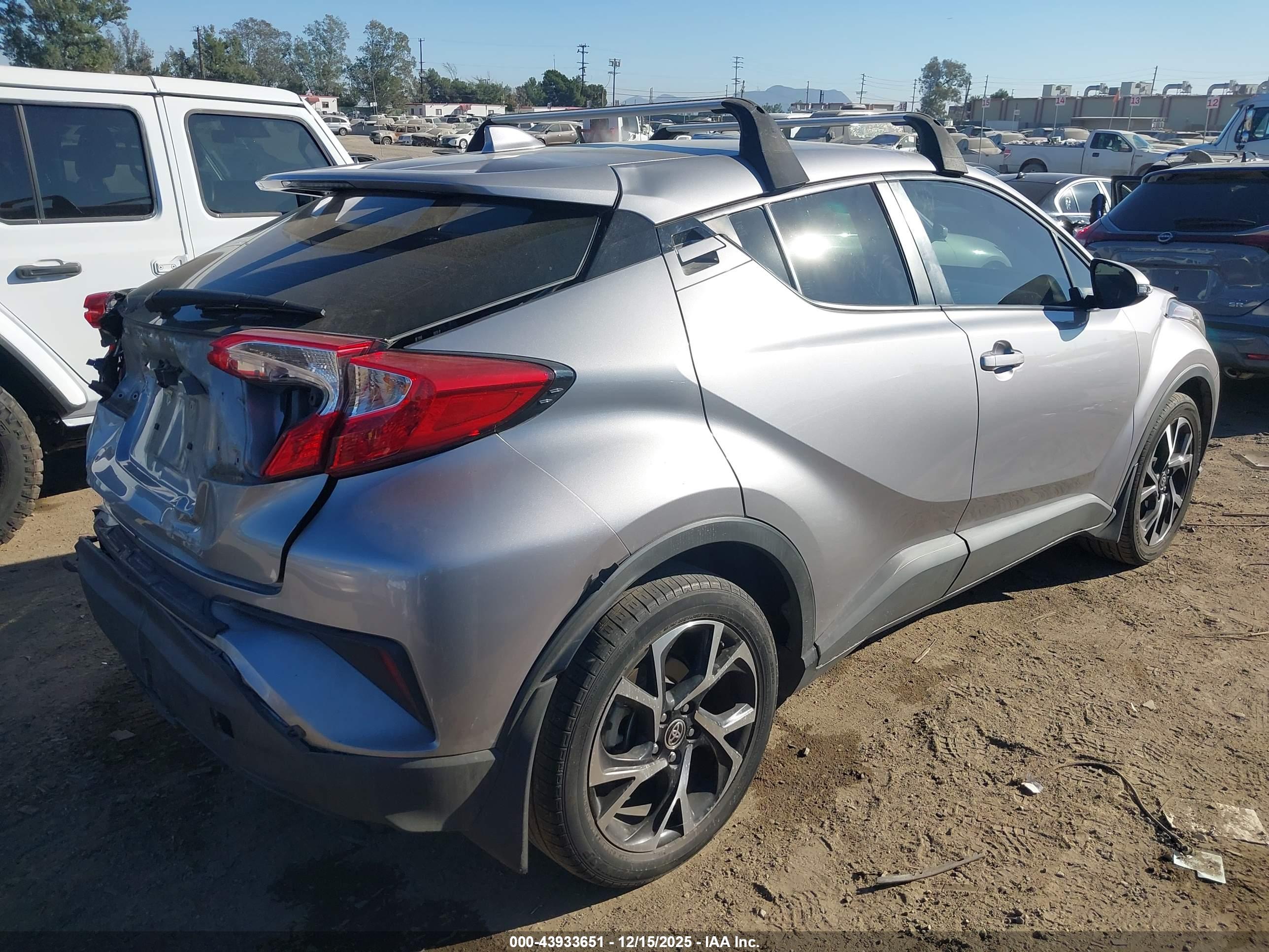 TOYOTA C-HR image 4