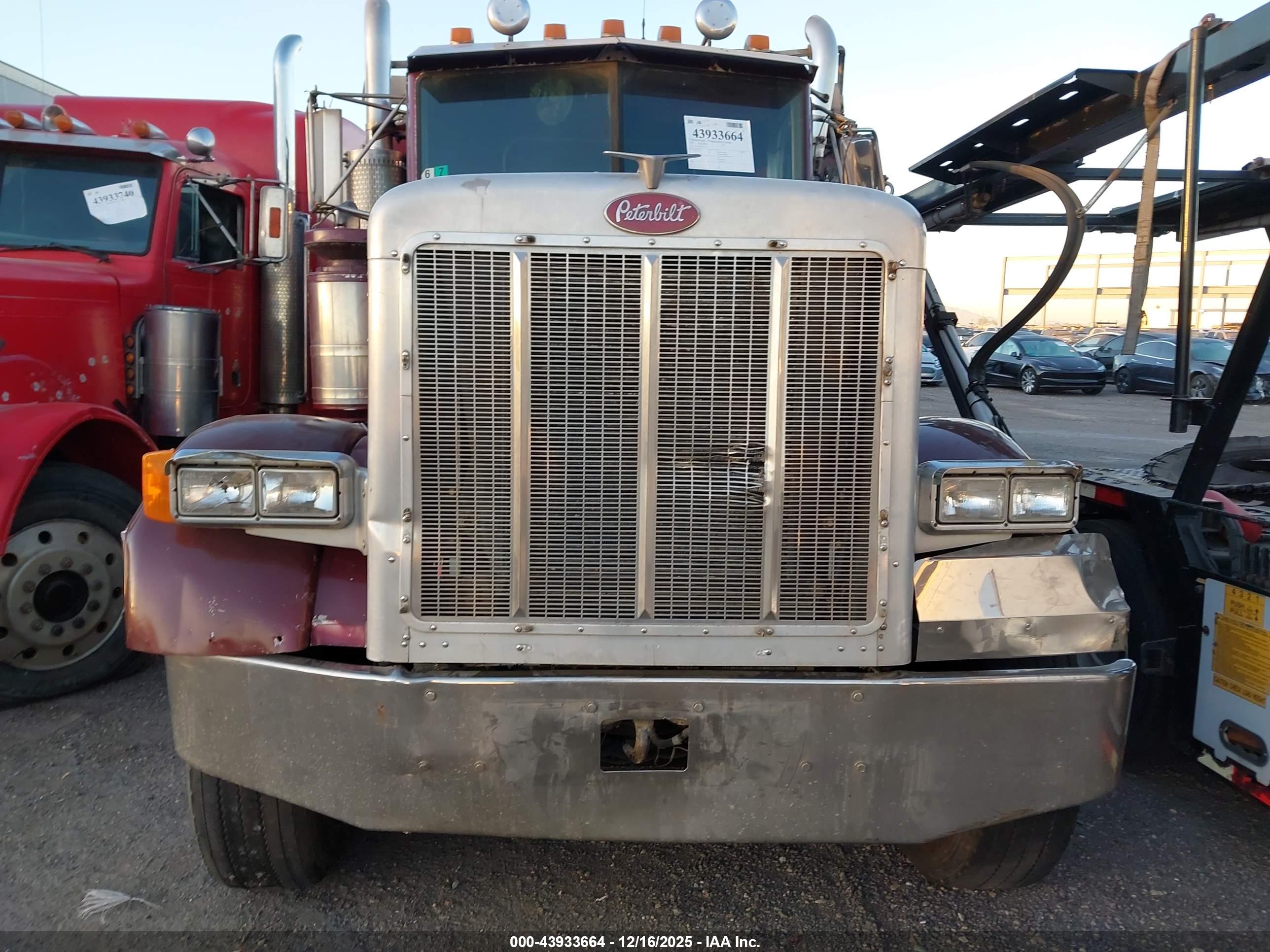 PETERBILT 379 image 10