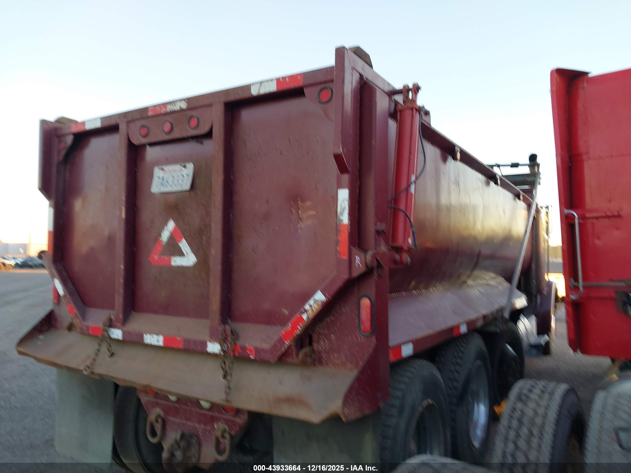 PETERBILT 379 image 4