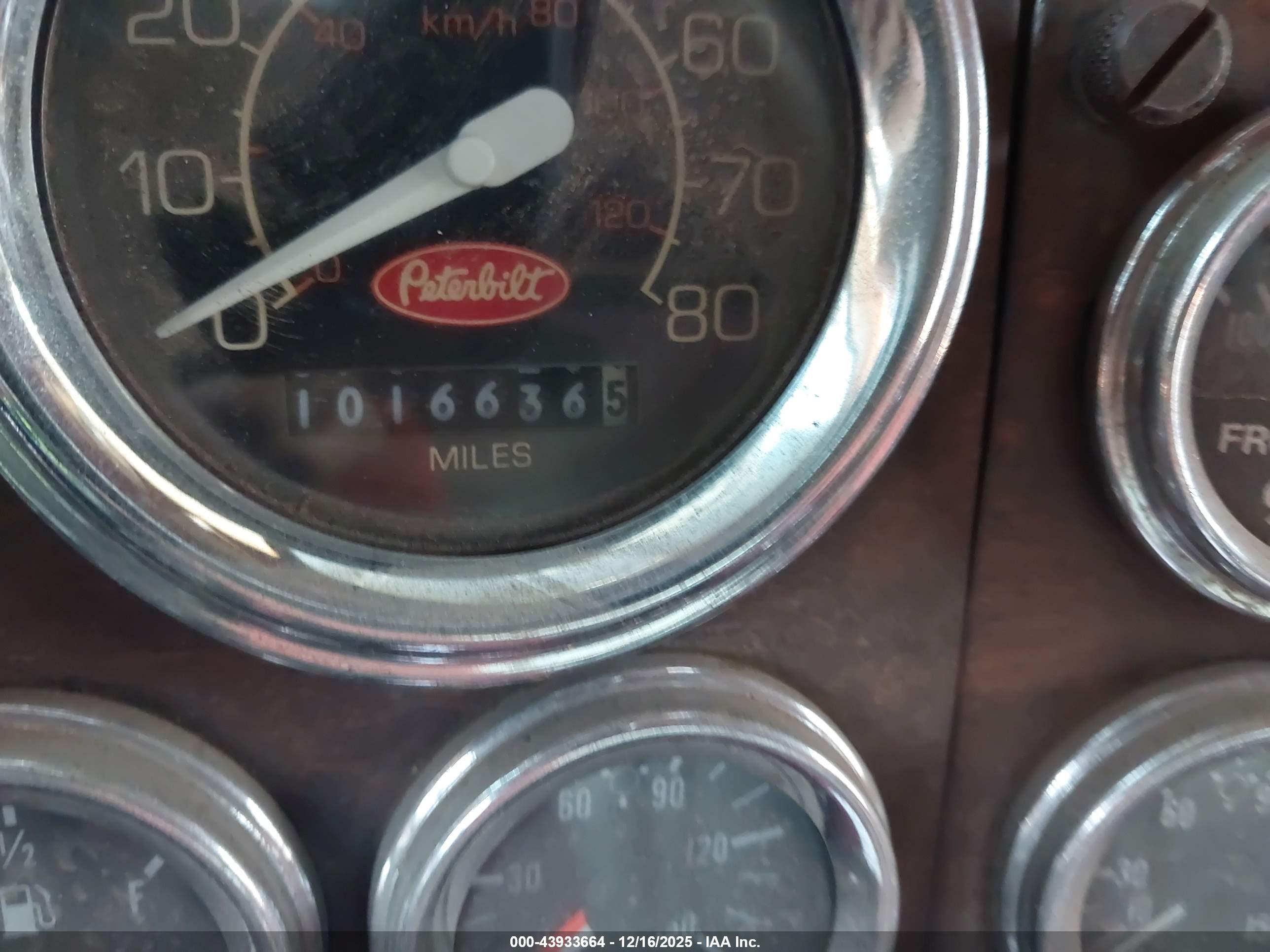 PETERBILT 379 image 6