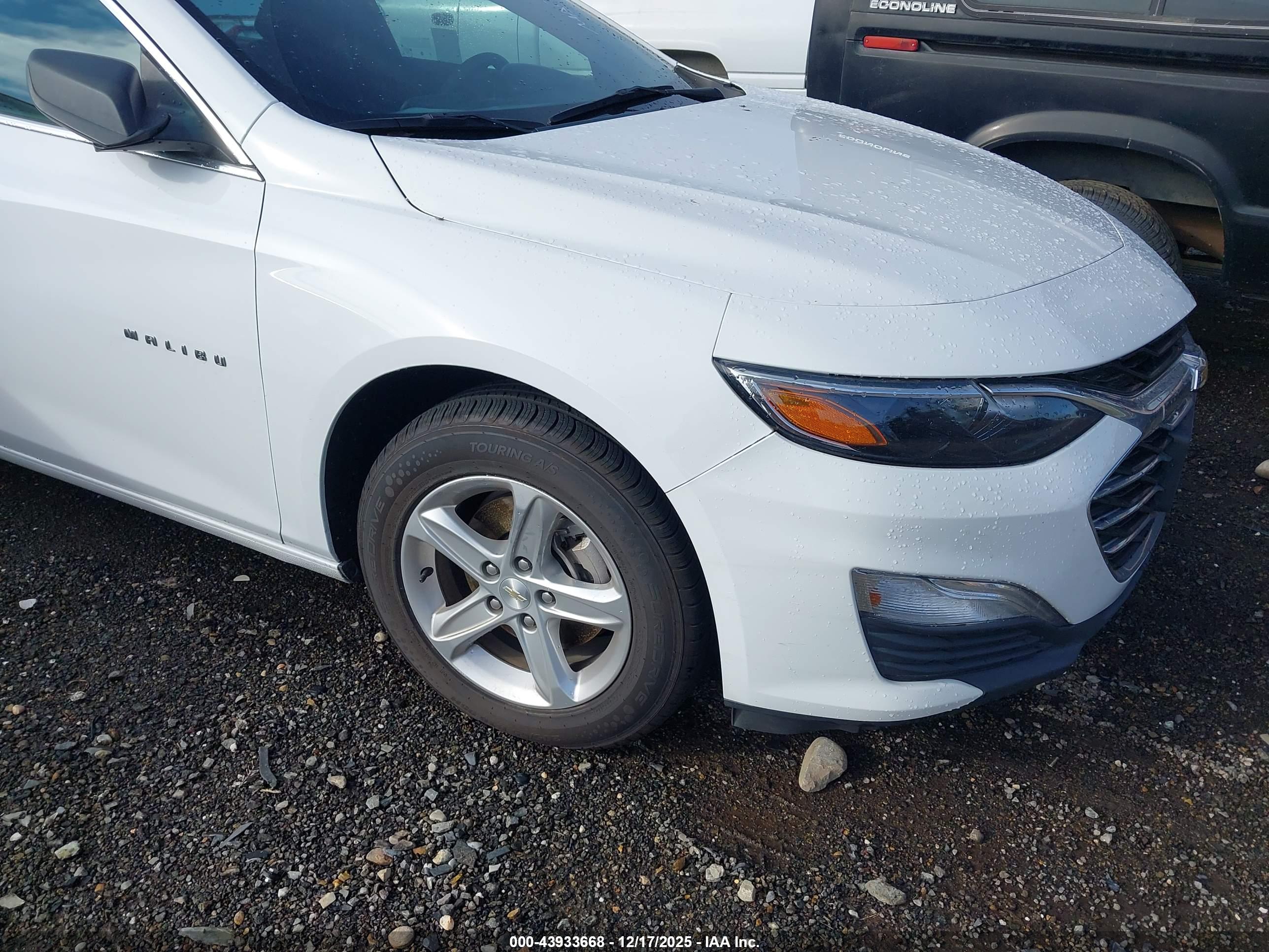 CHEVROLET MALIBU image 6