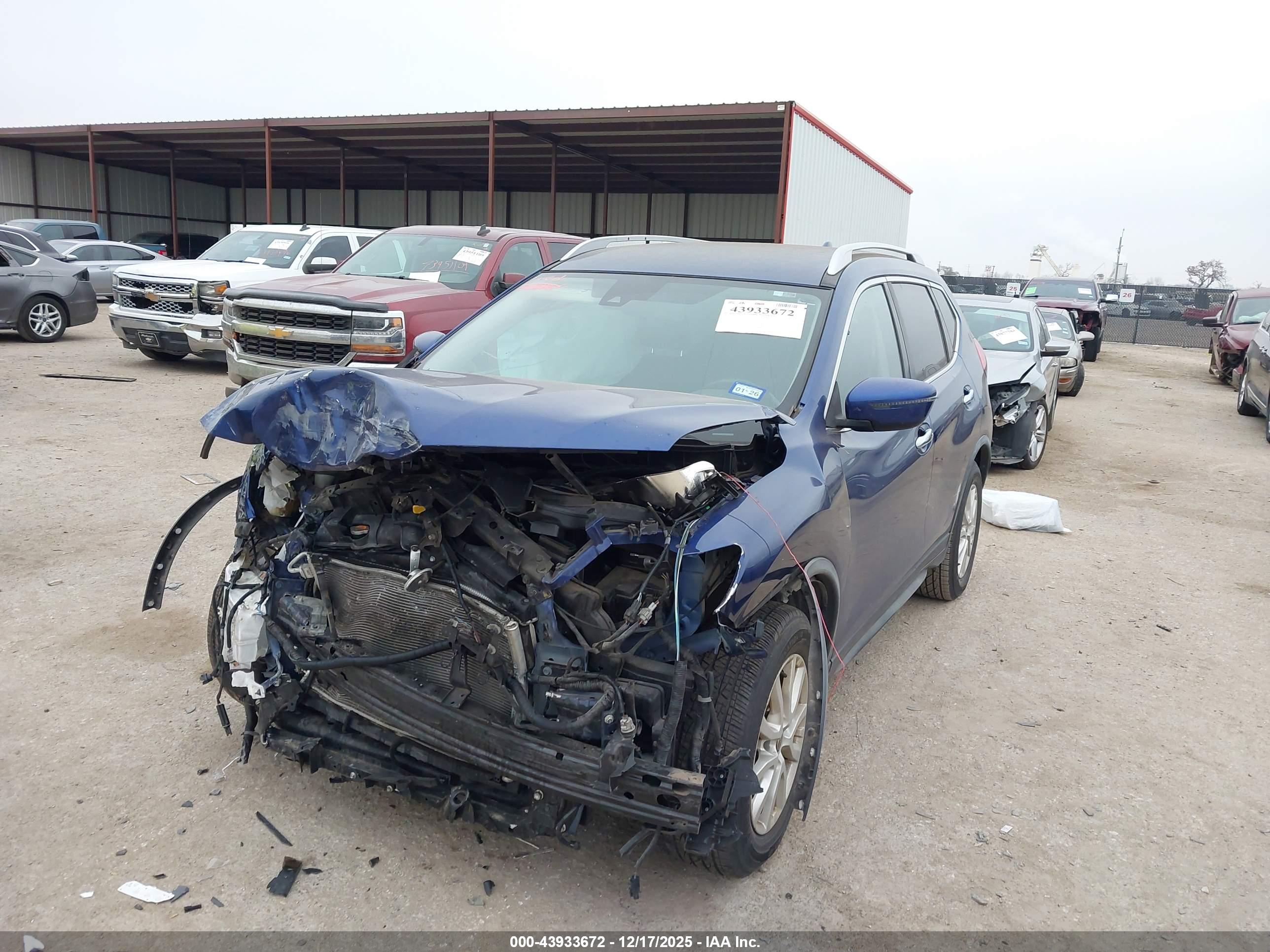 NISSAN ROGUE image 2