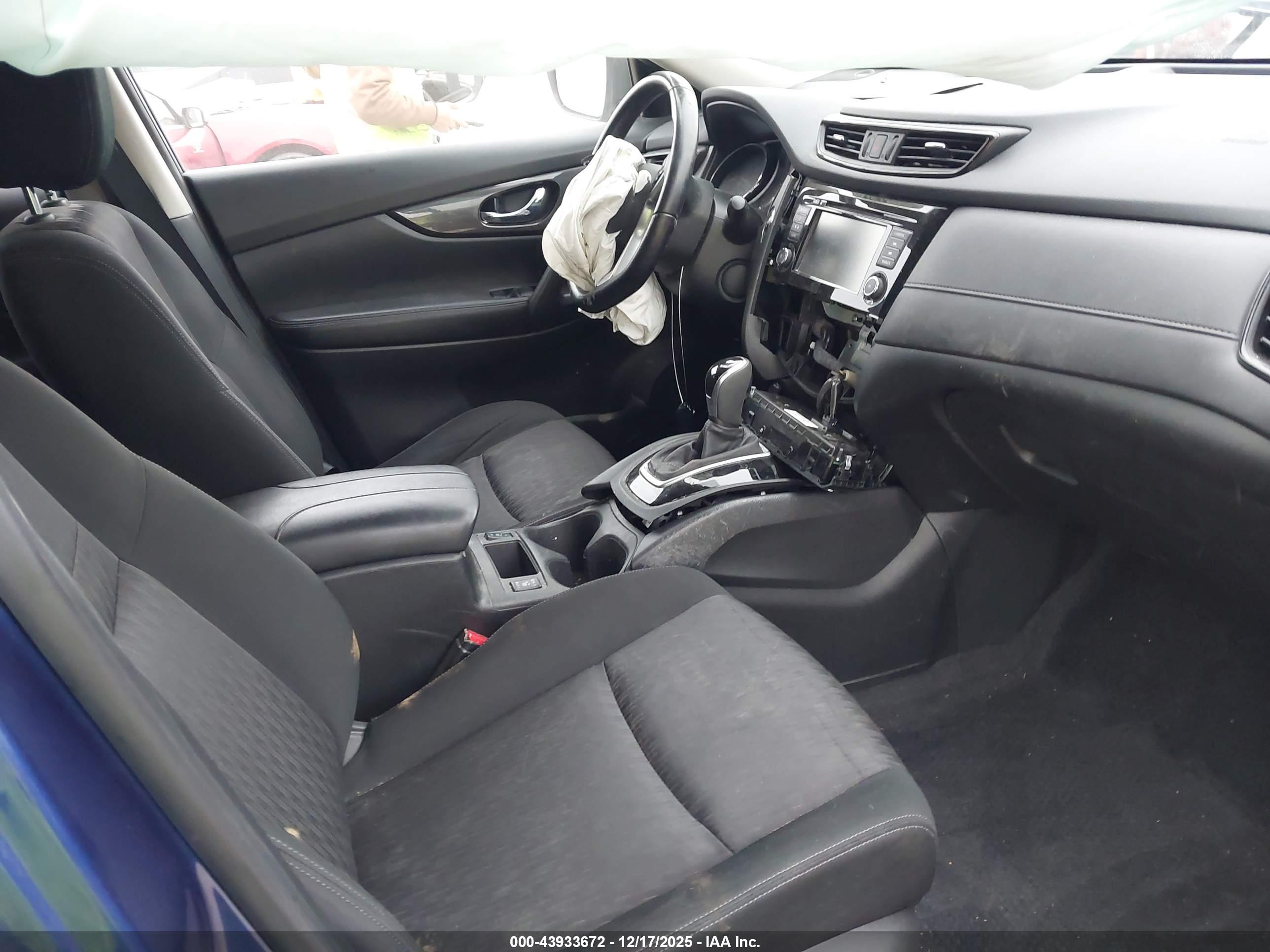 NISSAN ROGUE image 5