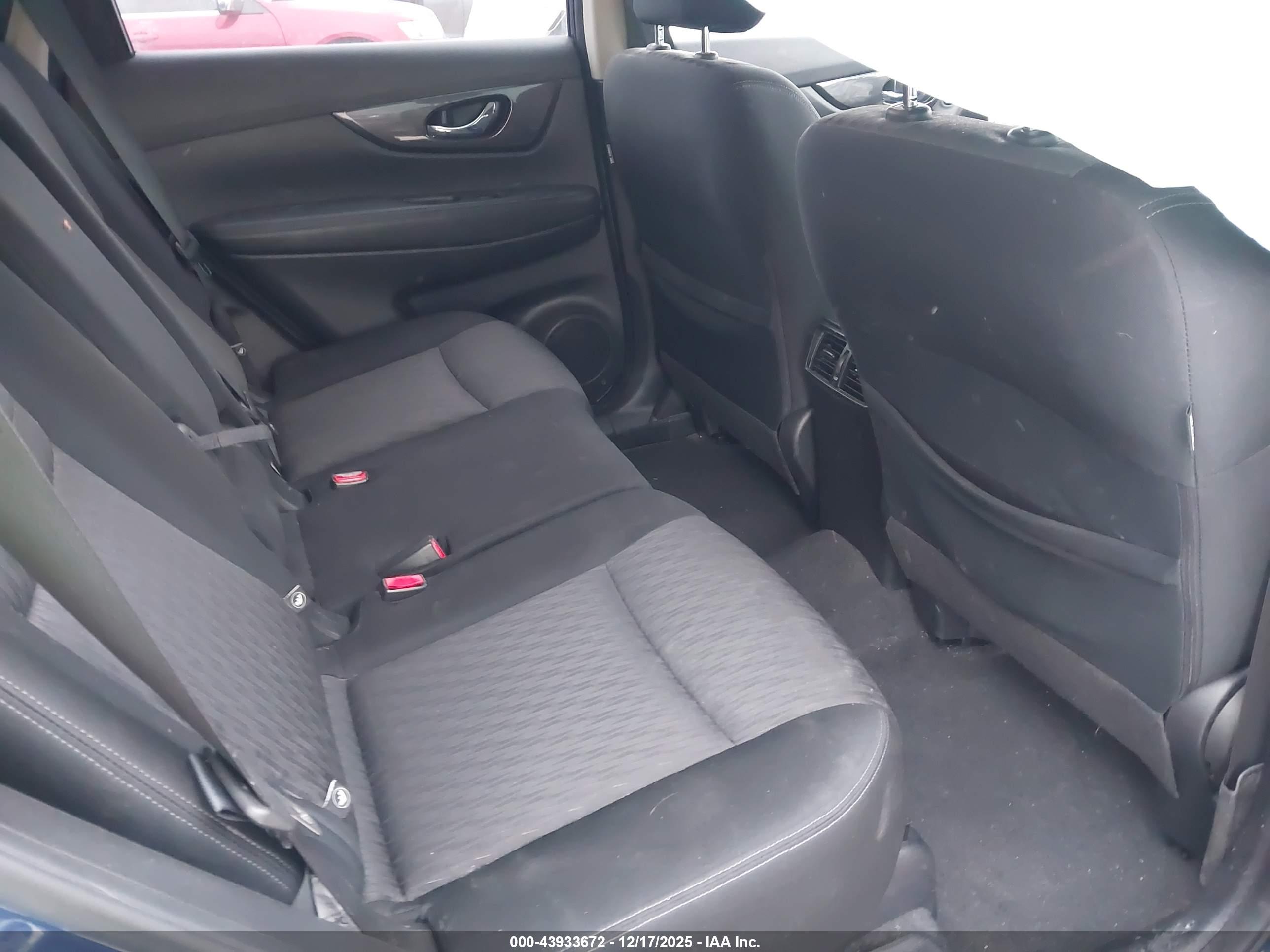 NISSAN ROGUE image 8