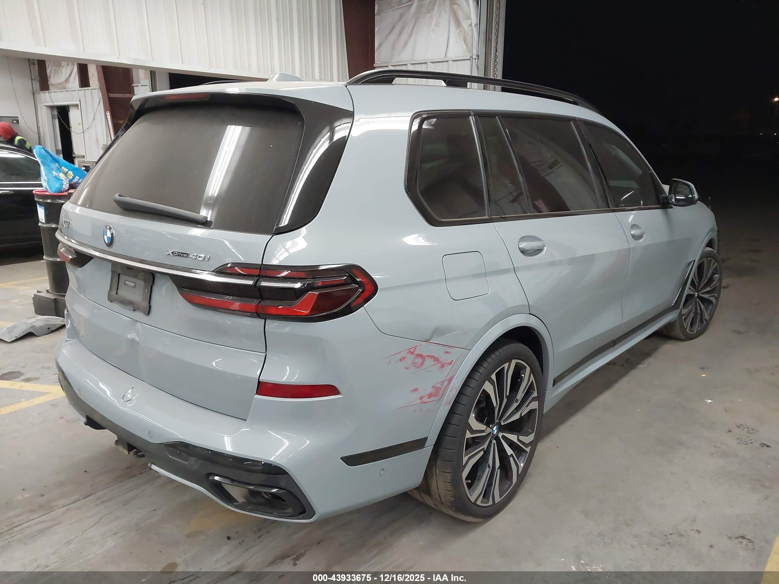 BMW X7 image 4