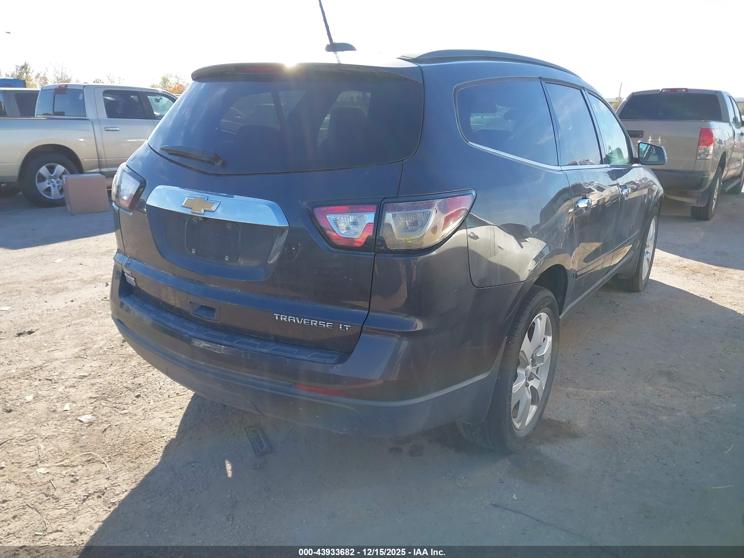 CHEVROLET TRAVERSE image 4
