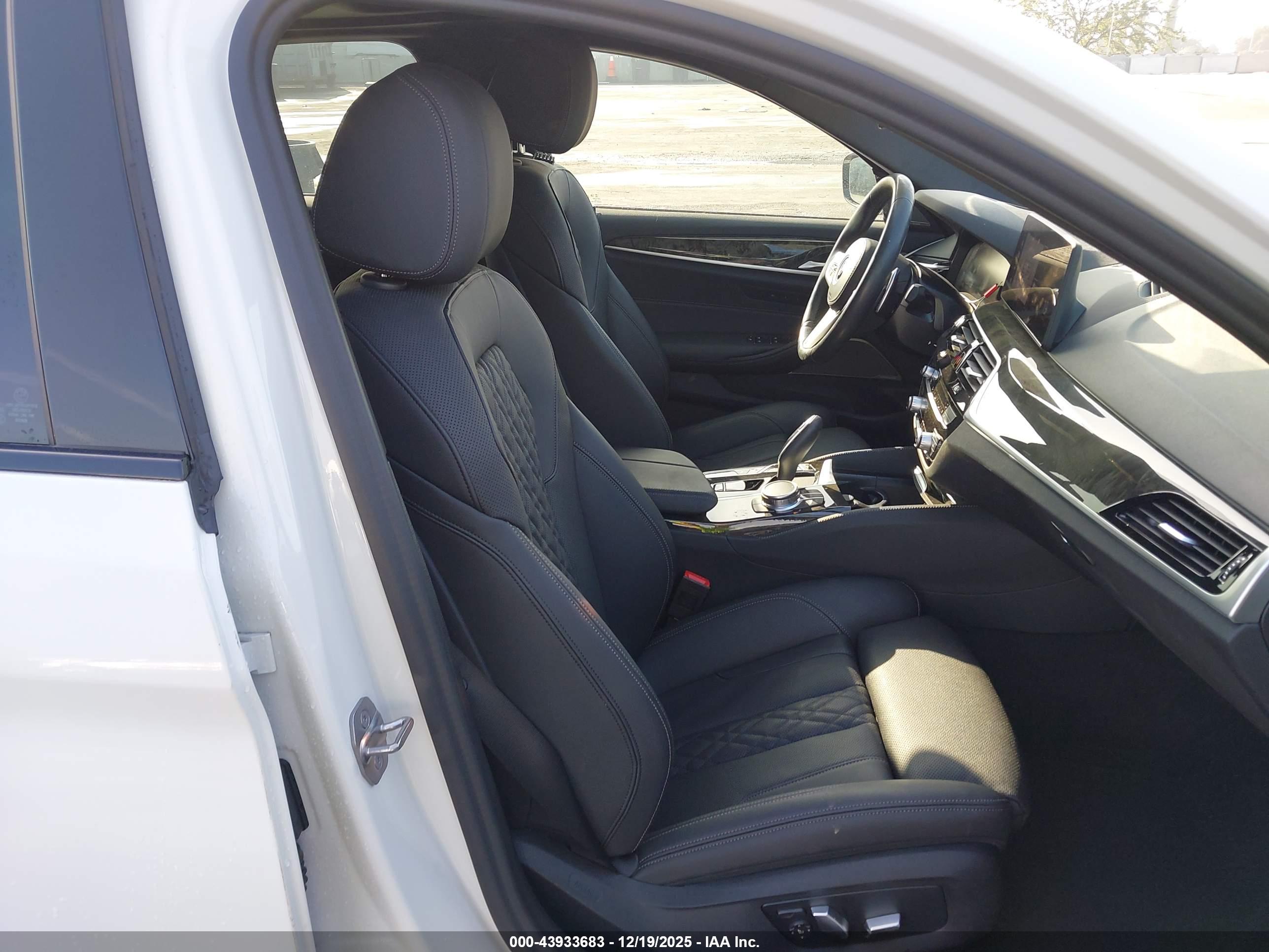 BMW 530E image 5