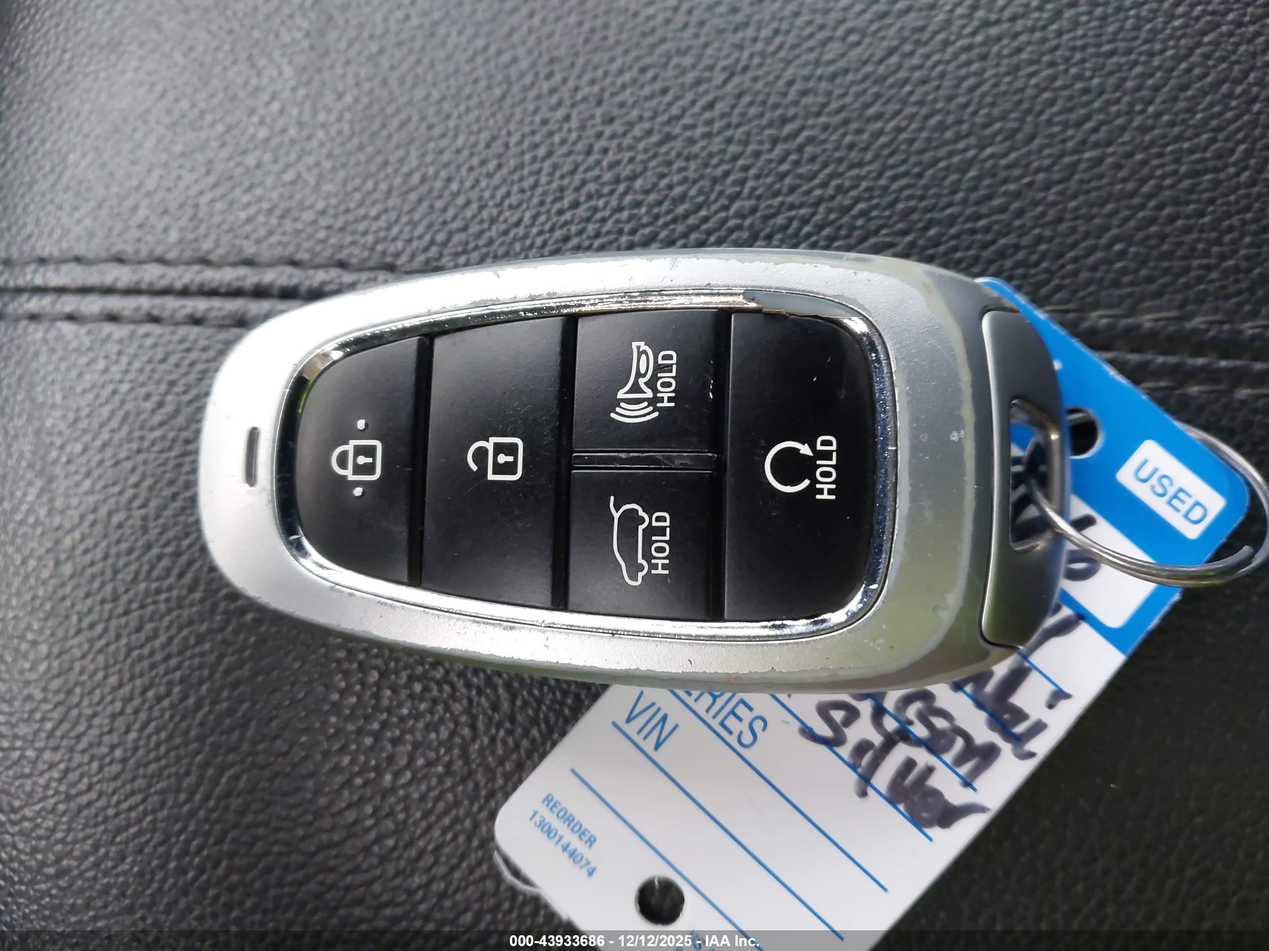 HYUNDAI TUCSON image 11