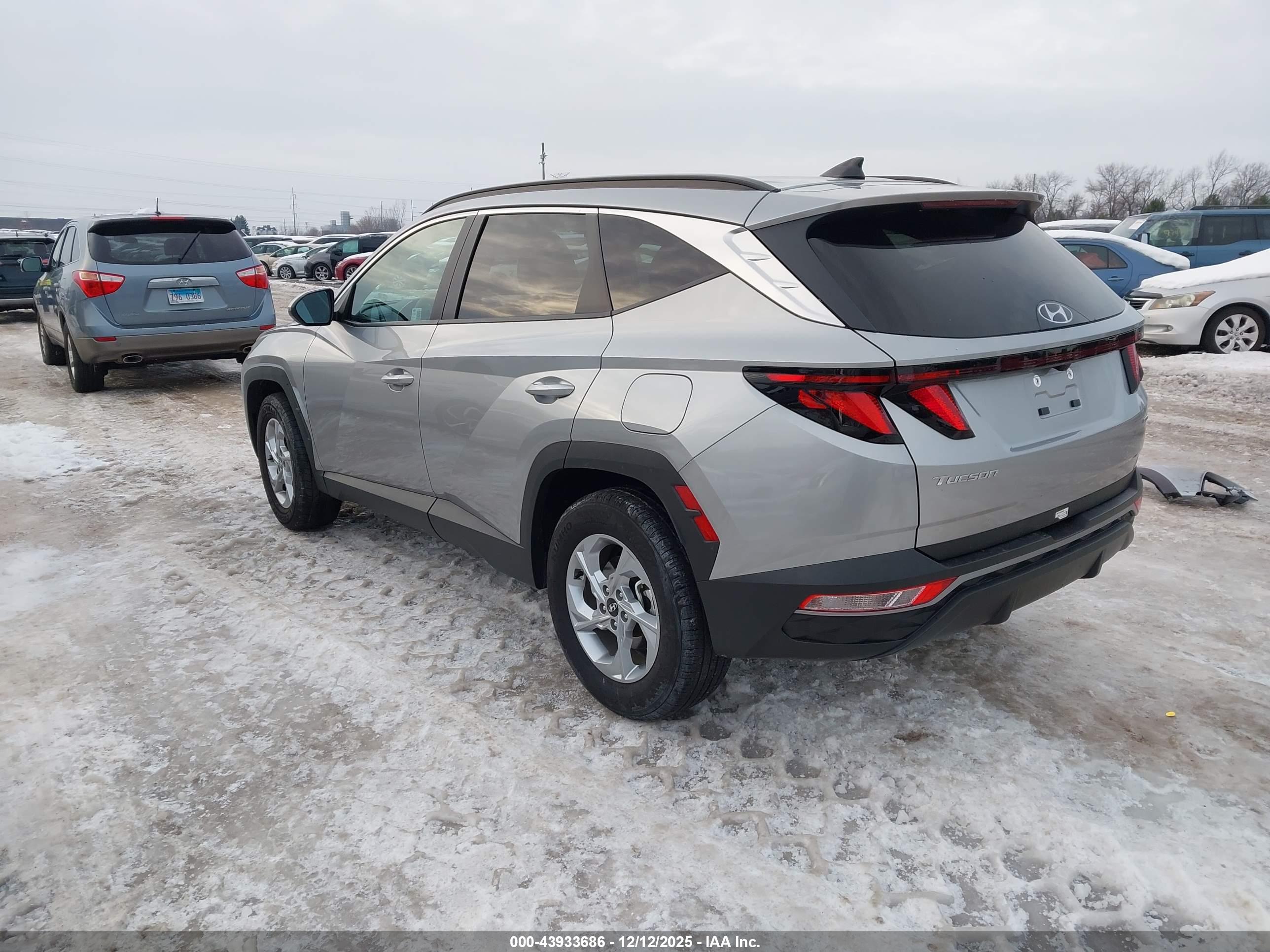 HYUNDAI TUCSON image 3