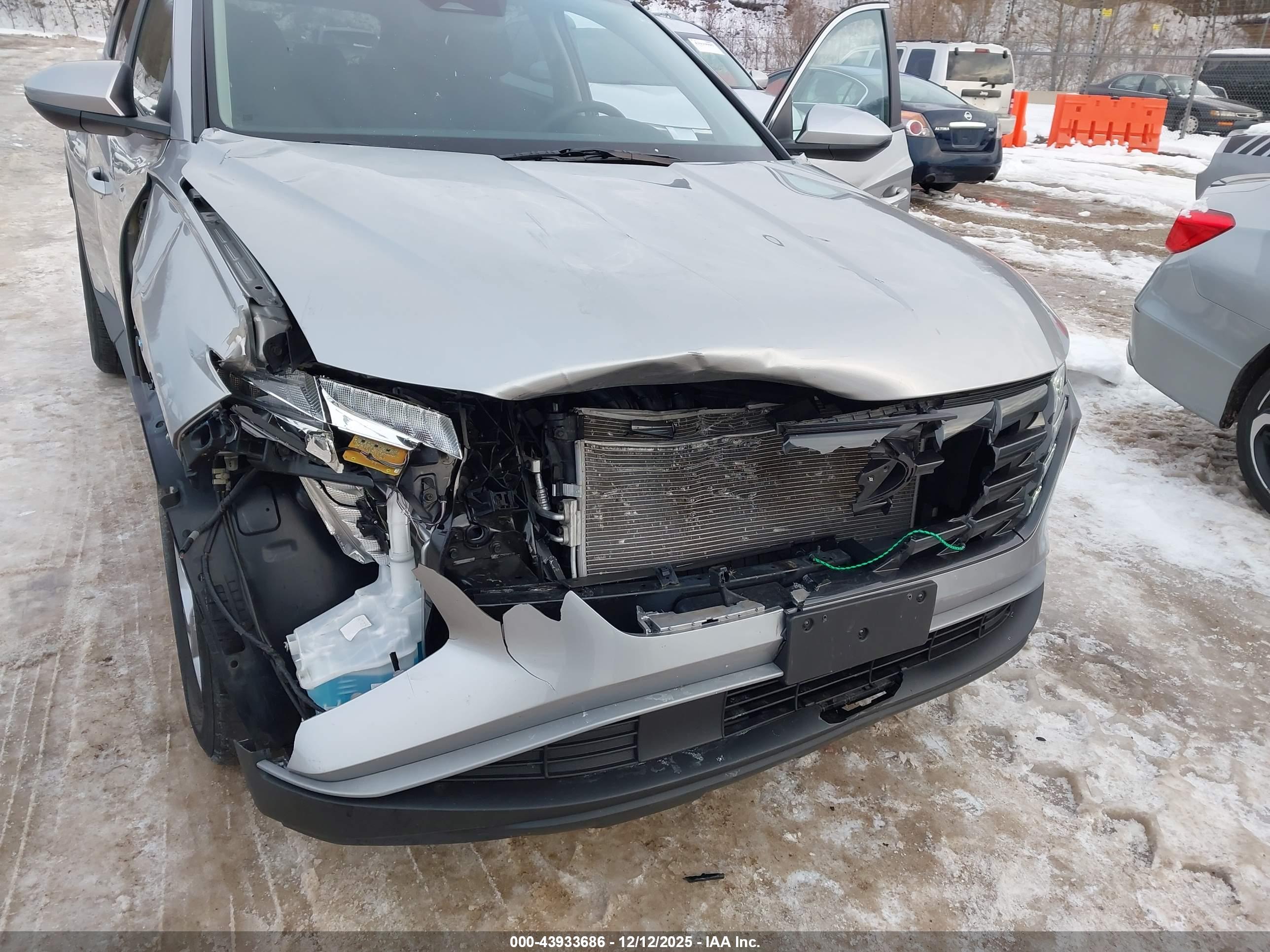 HYUNDAI TUCSON image 6