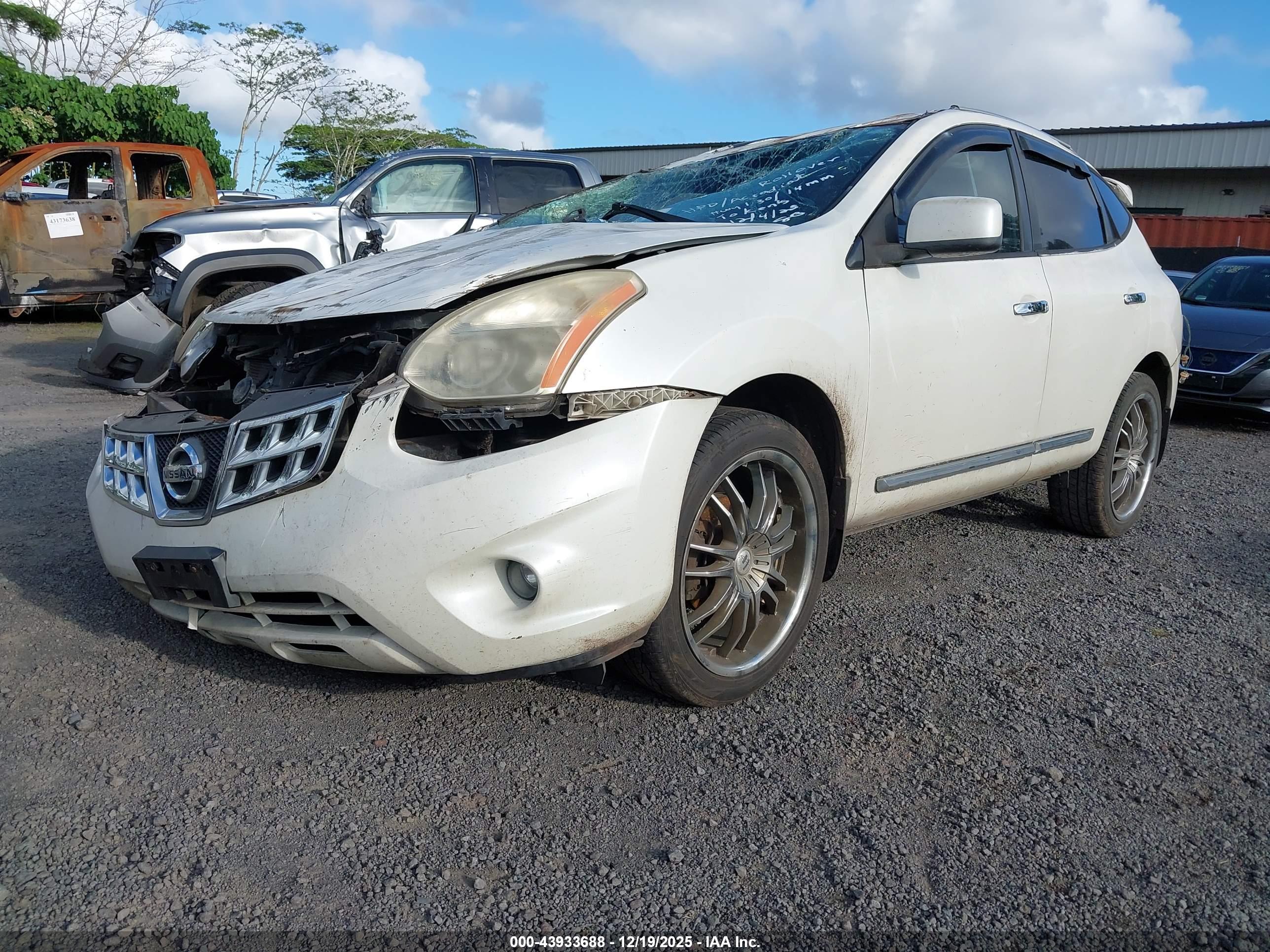 NISSAN ROGUE image 2