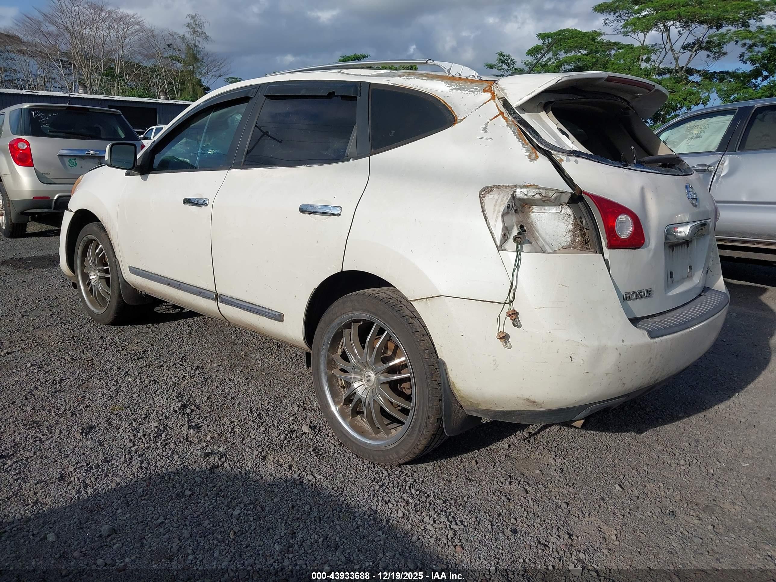 NISSAN ROGUE image 3