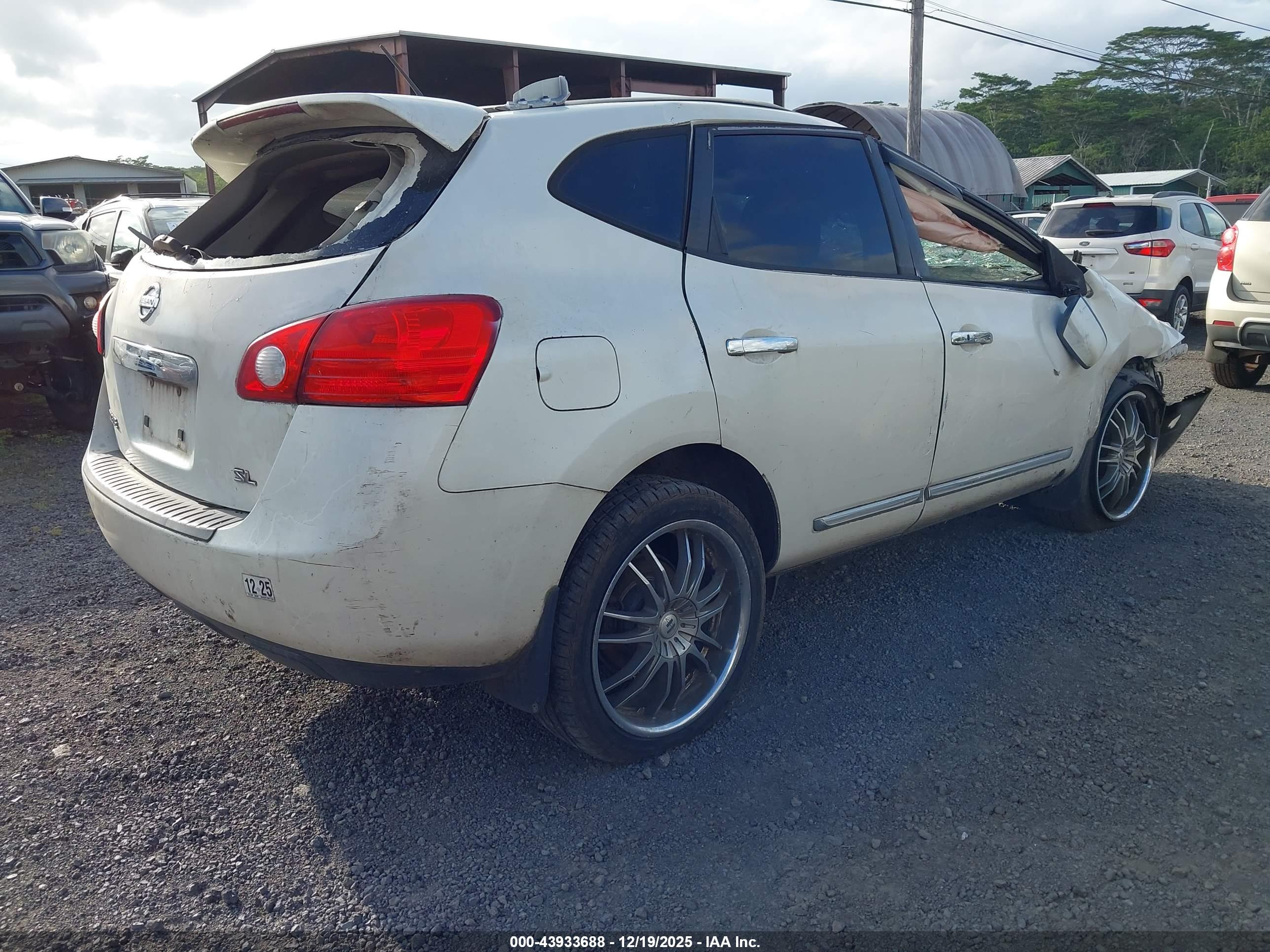 NISSAN ROGUE image 4