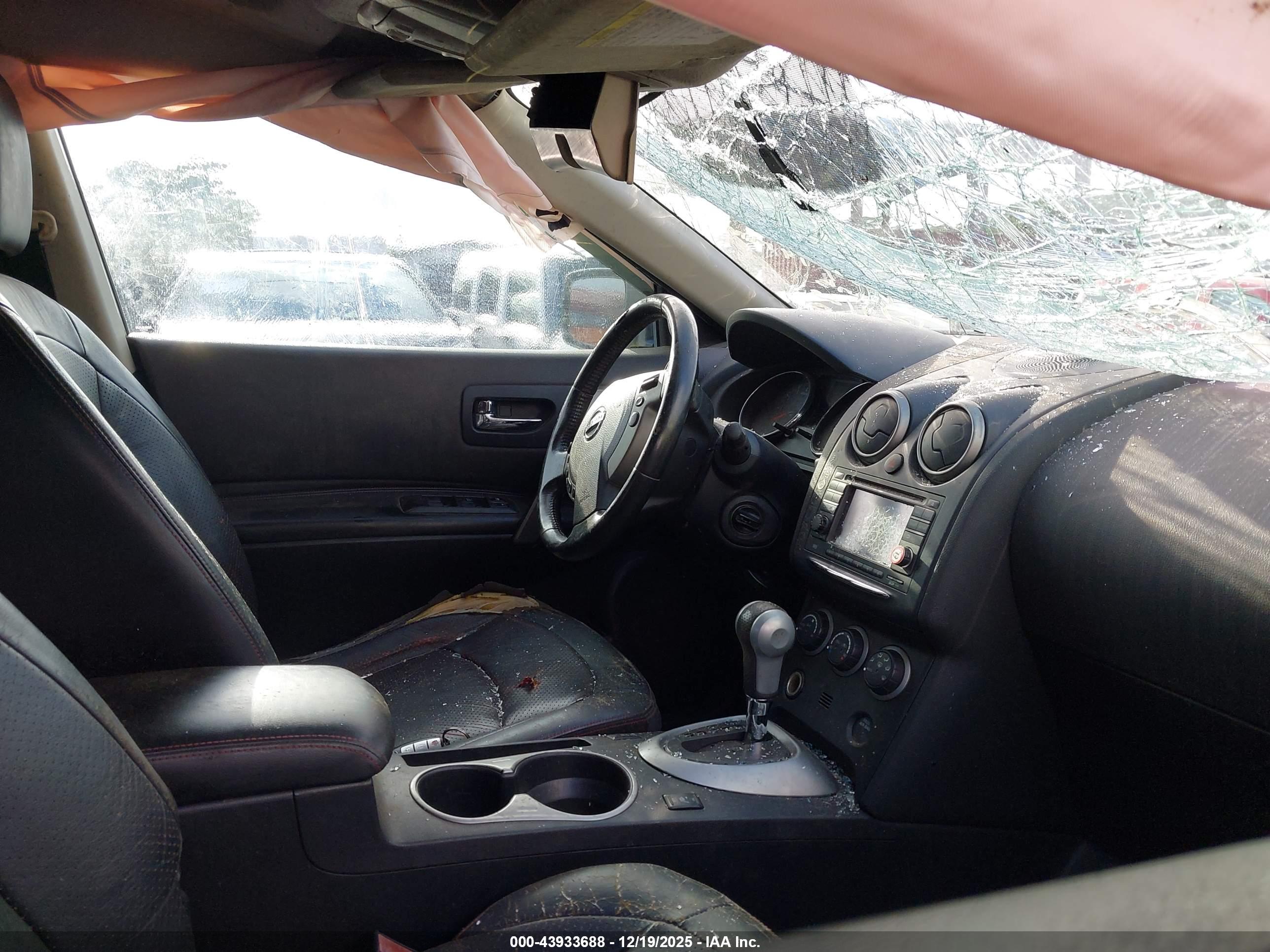 NISSAN ROGUE image 5