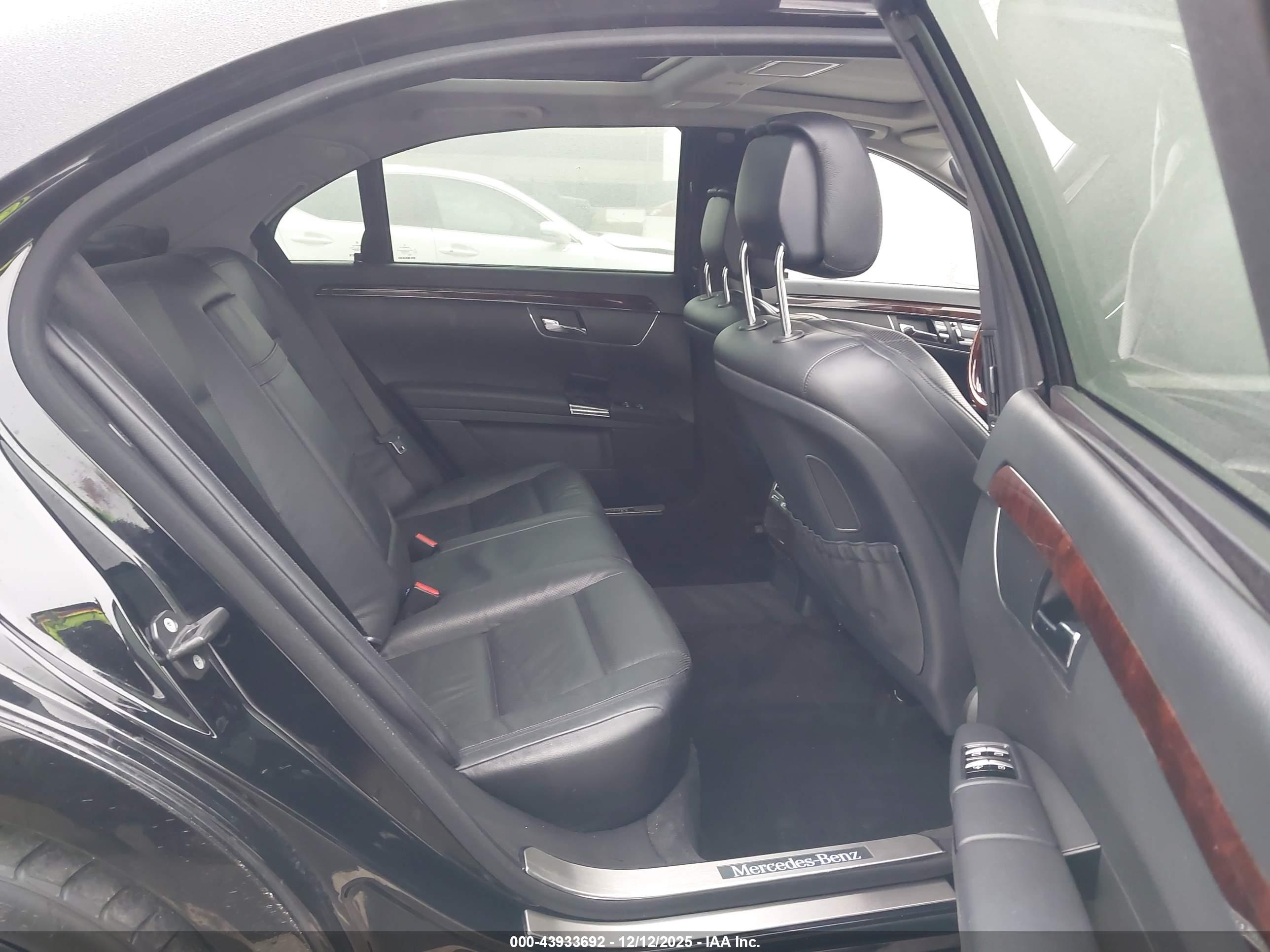 MERCEDES-BENZ S image 8