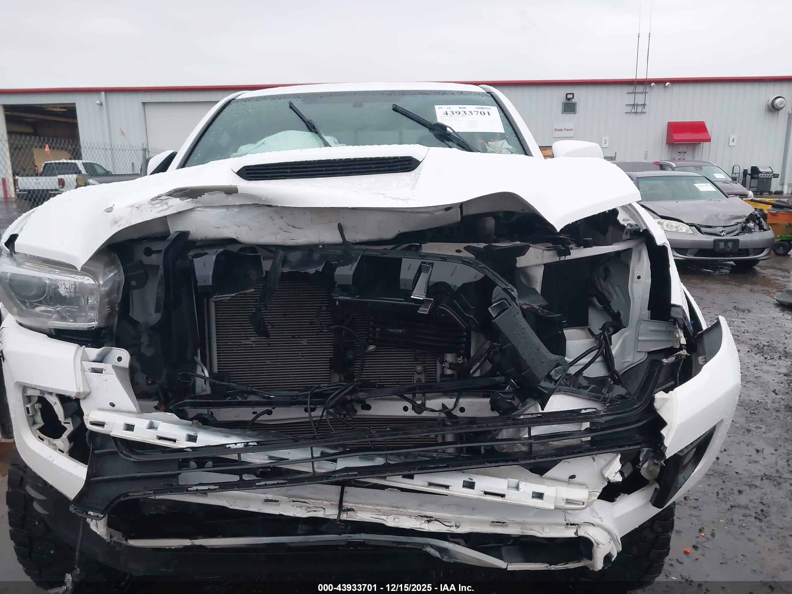TOYOTA TACOMA image 6
