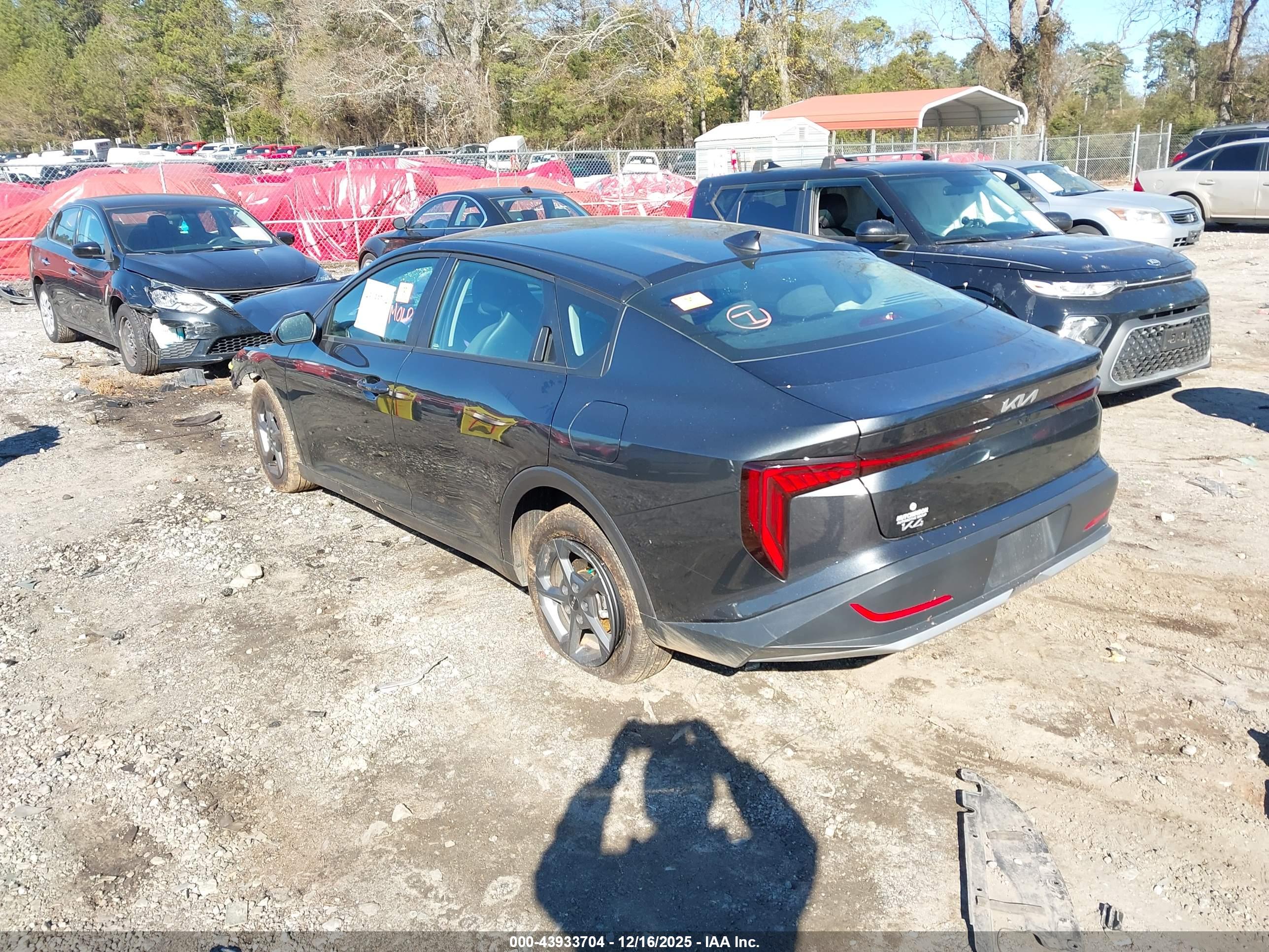 KIA K4 image 3