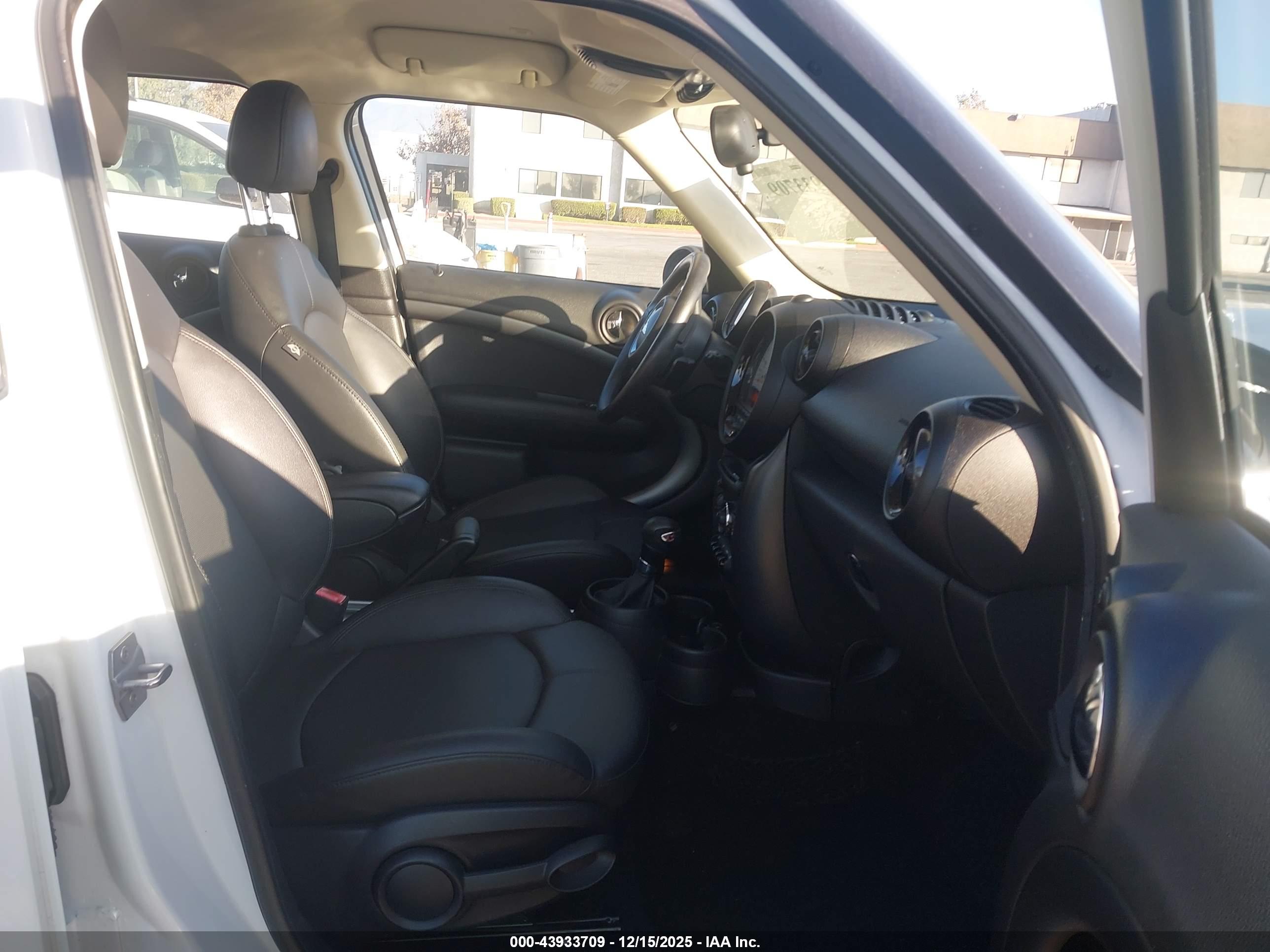 MINI COUNTRYMAN image 5