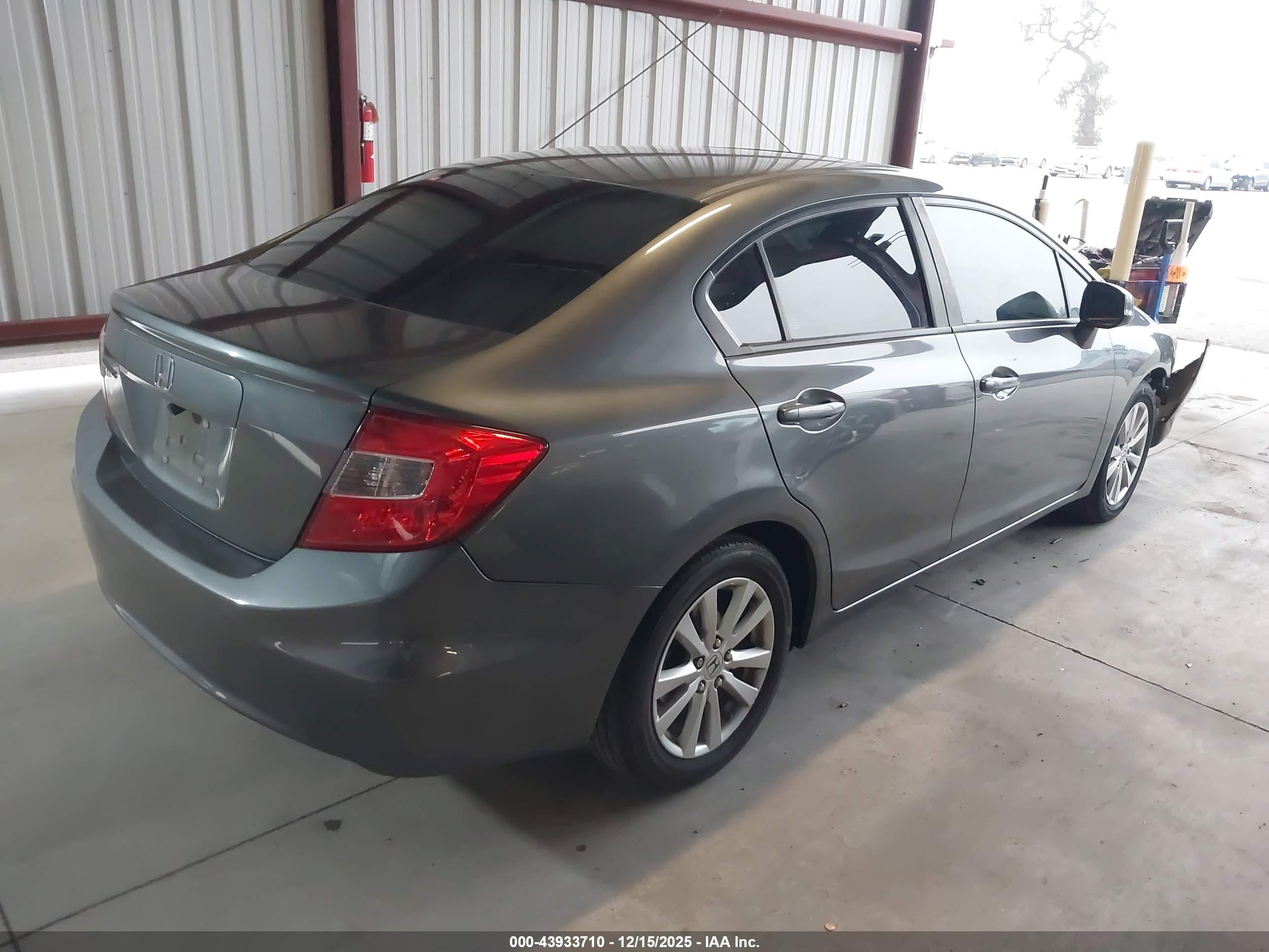 HONDA CIVIC image 4