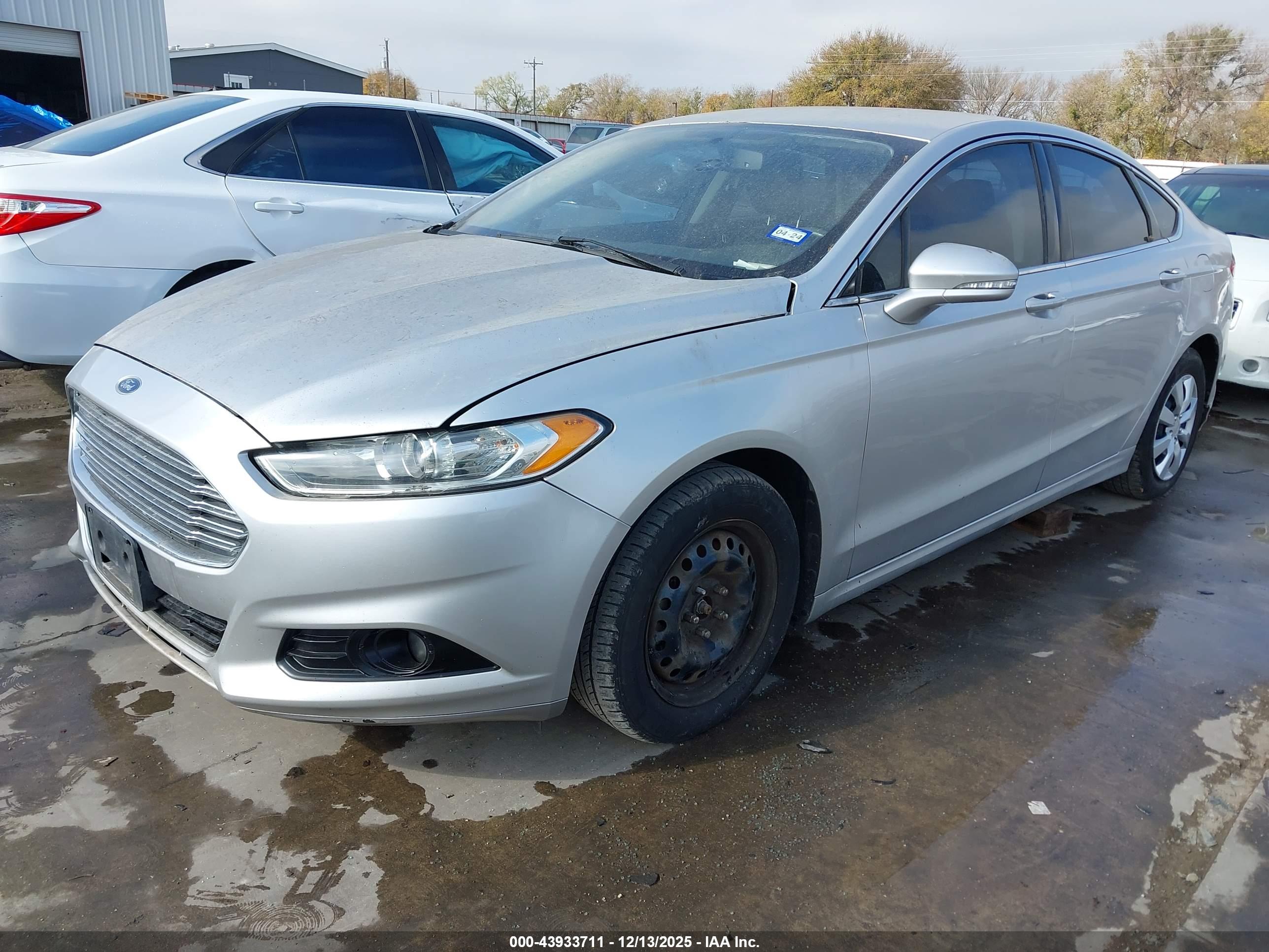 FORD FUSION image 2