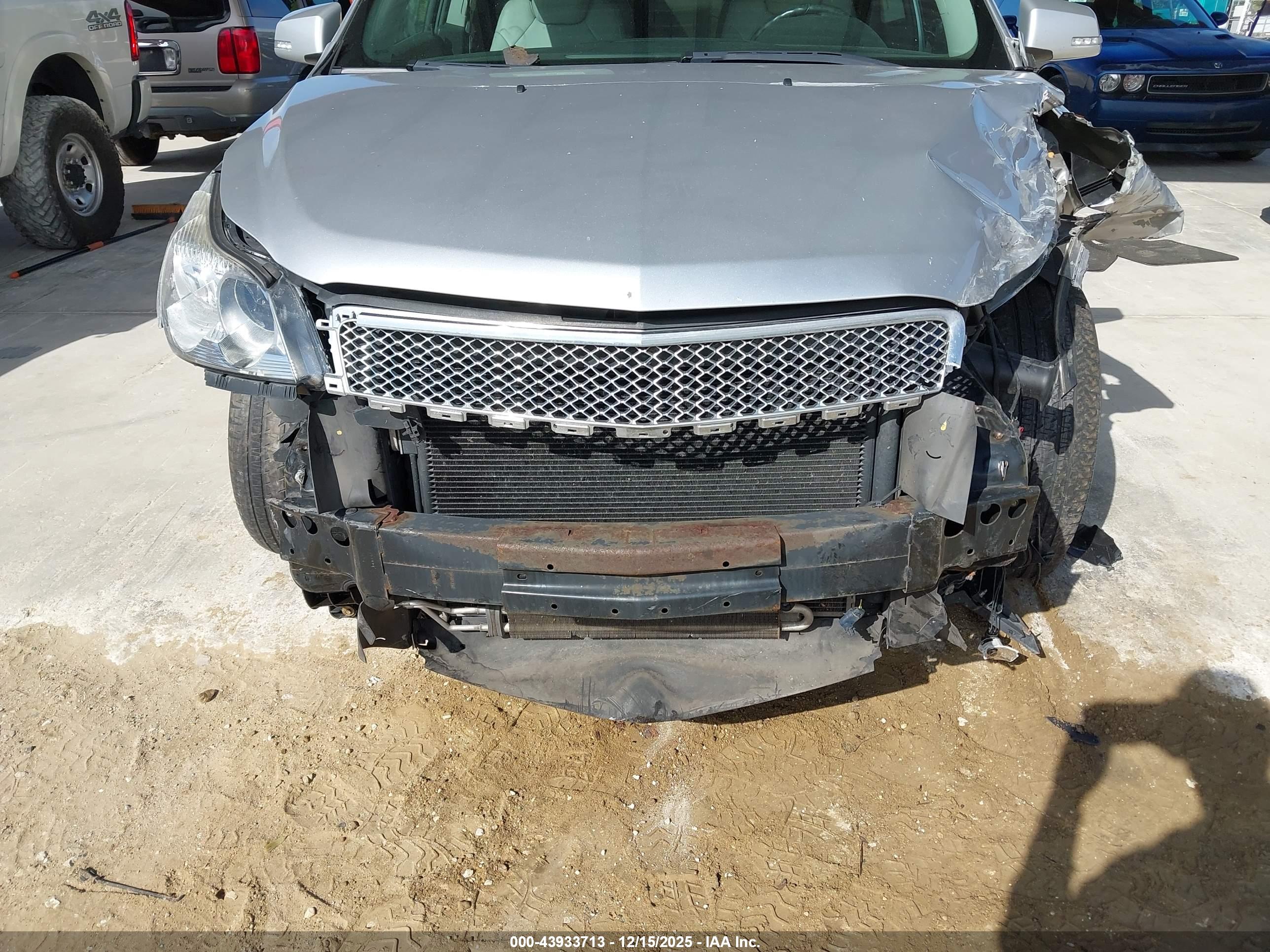 CHEVROLET TRAVERSE image 6