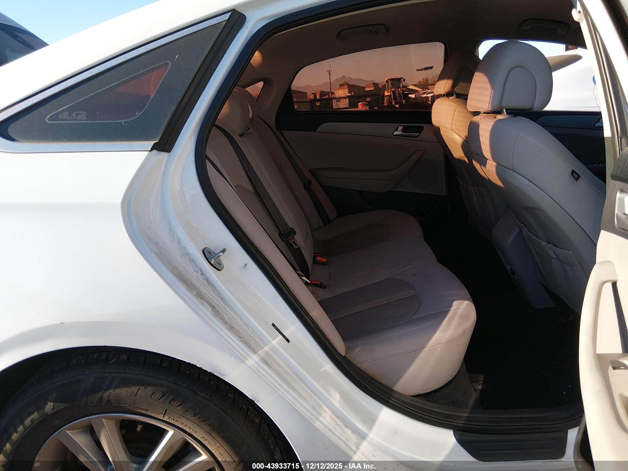 HYUNDAI SONATA image 8