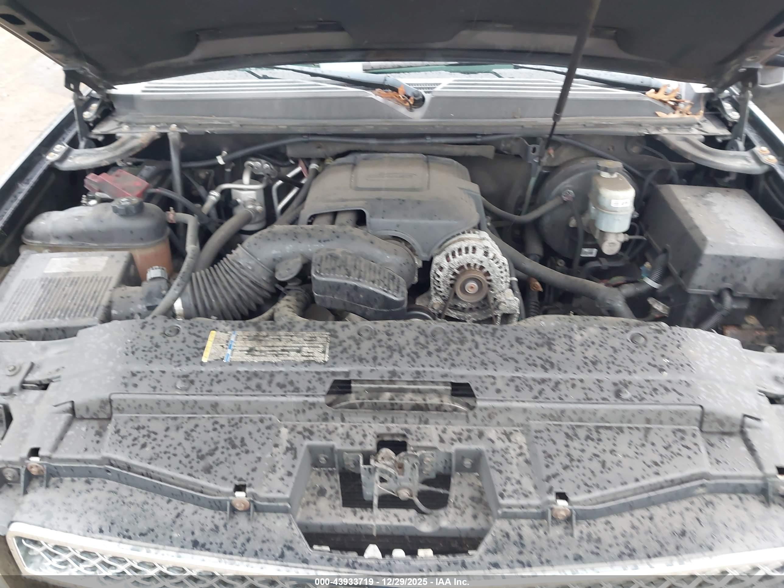 CHEVROLET TAHOE image 10