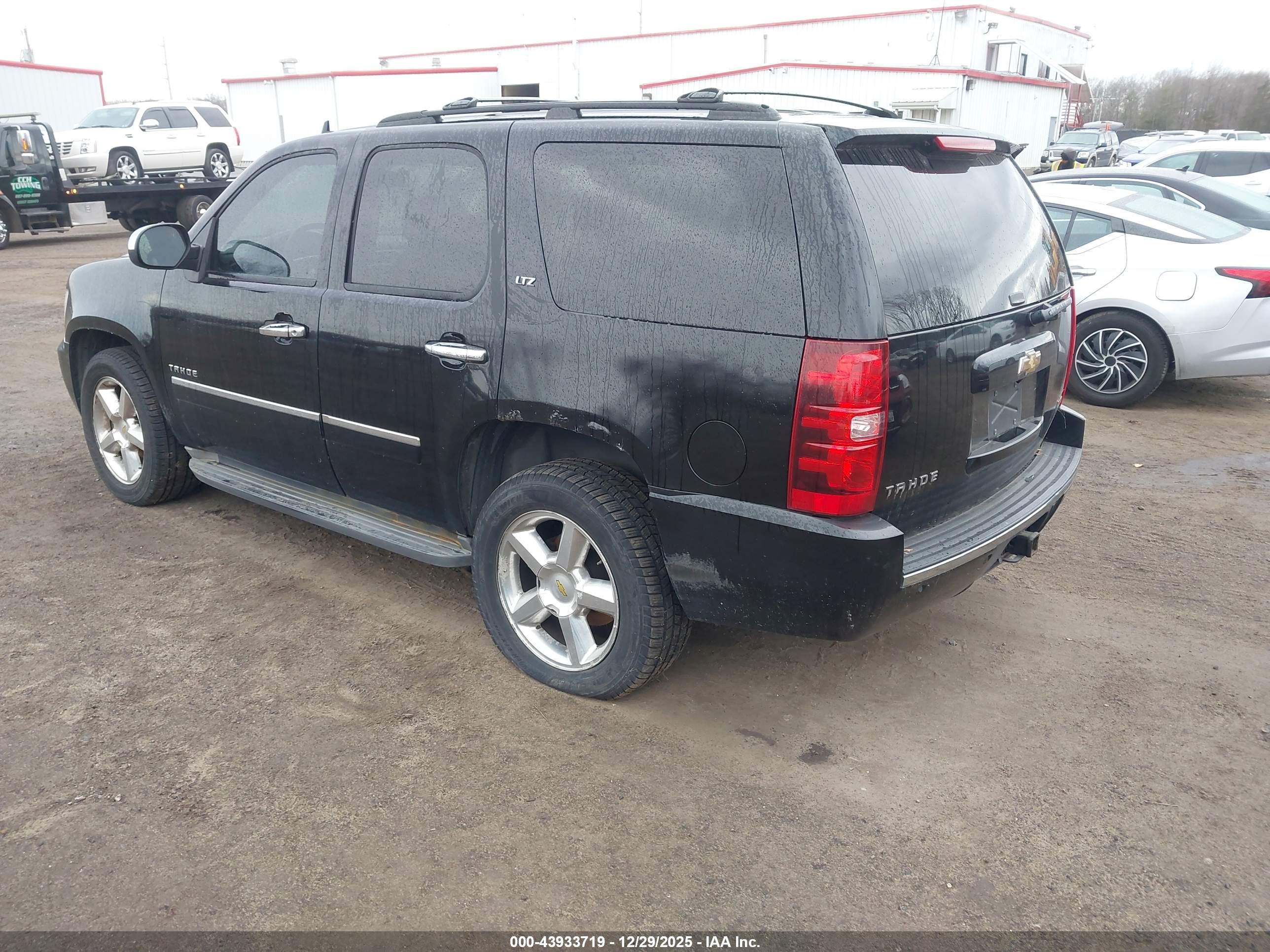 CHEVROLET TAHOE image 3