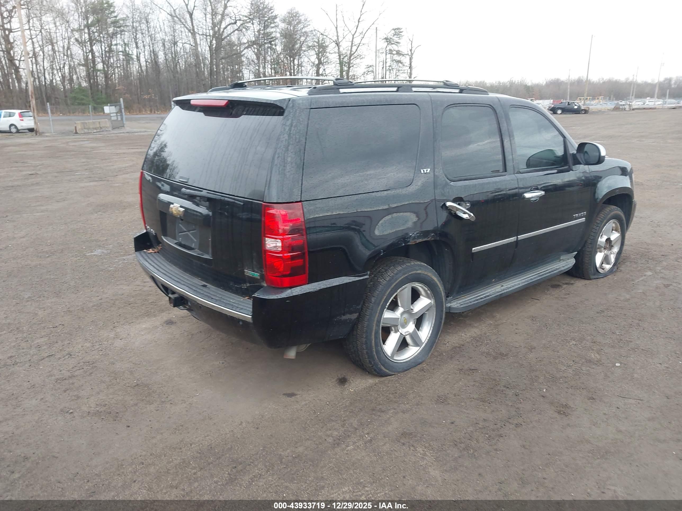 CHEVROLET TAHOE image 4