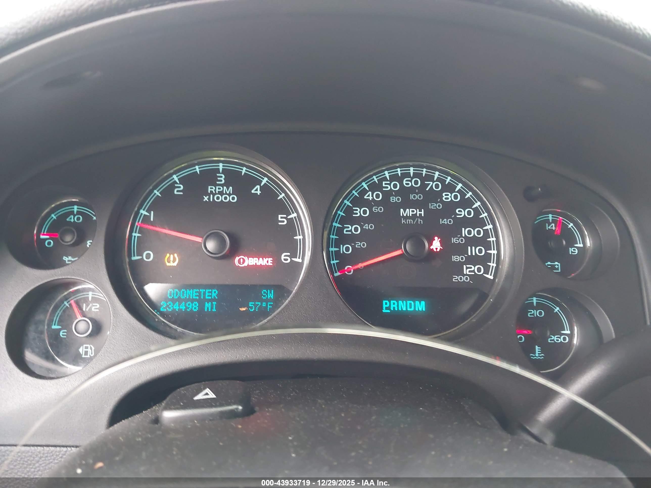 CHEVROLET TAHOE image 7
