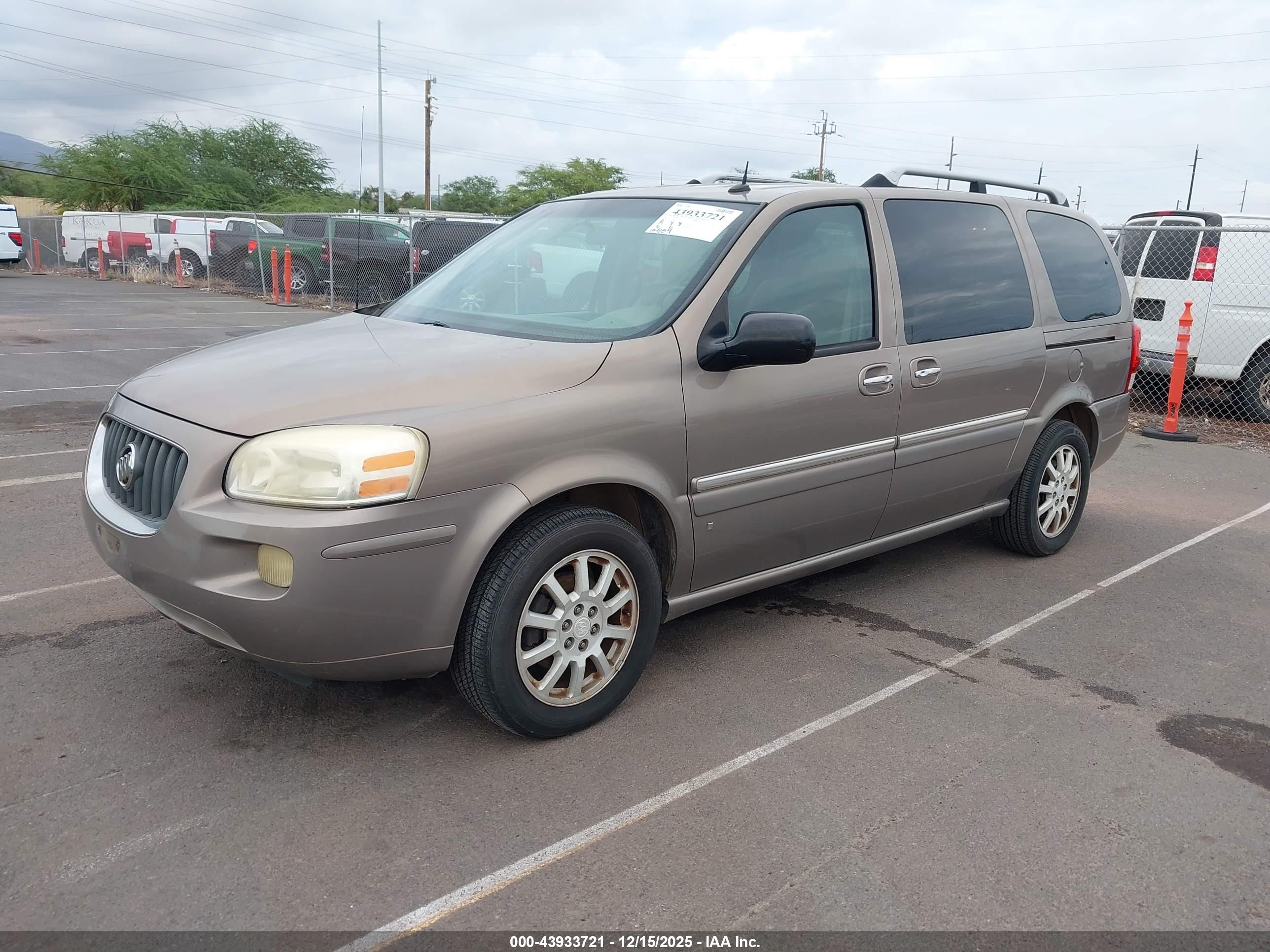 BUICK TERRAZA image 2