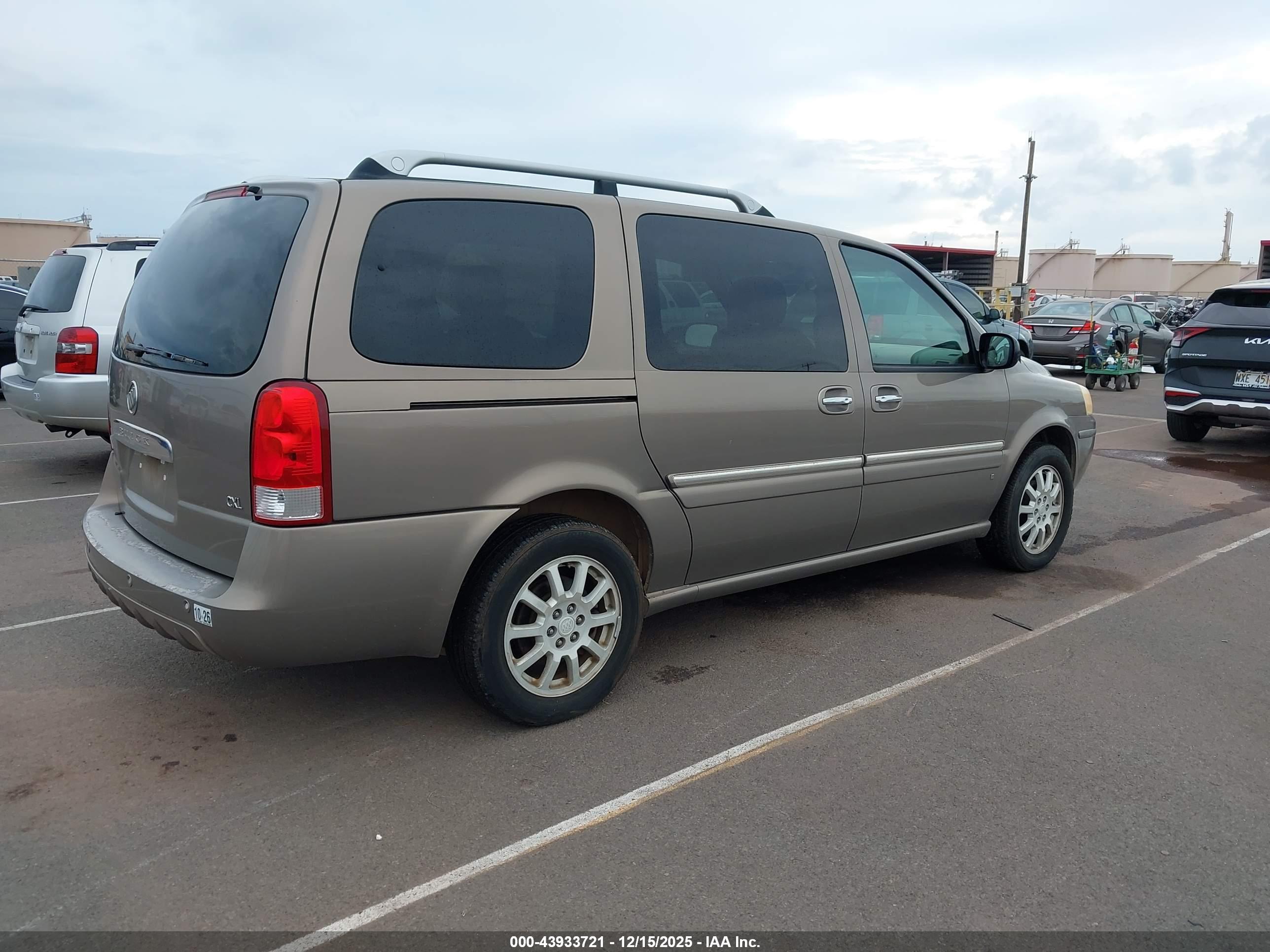 BUICK TERRAZA image 4