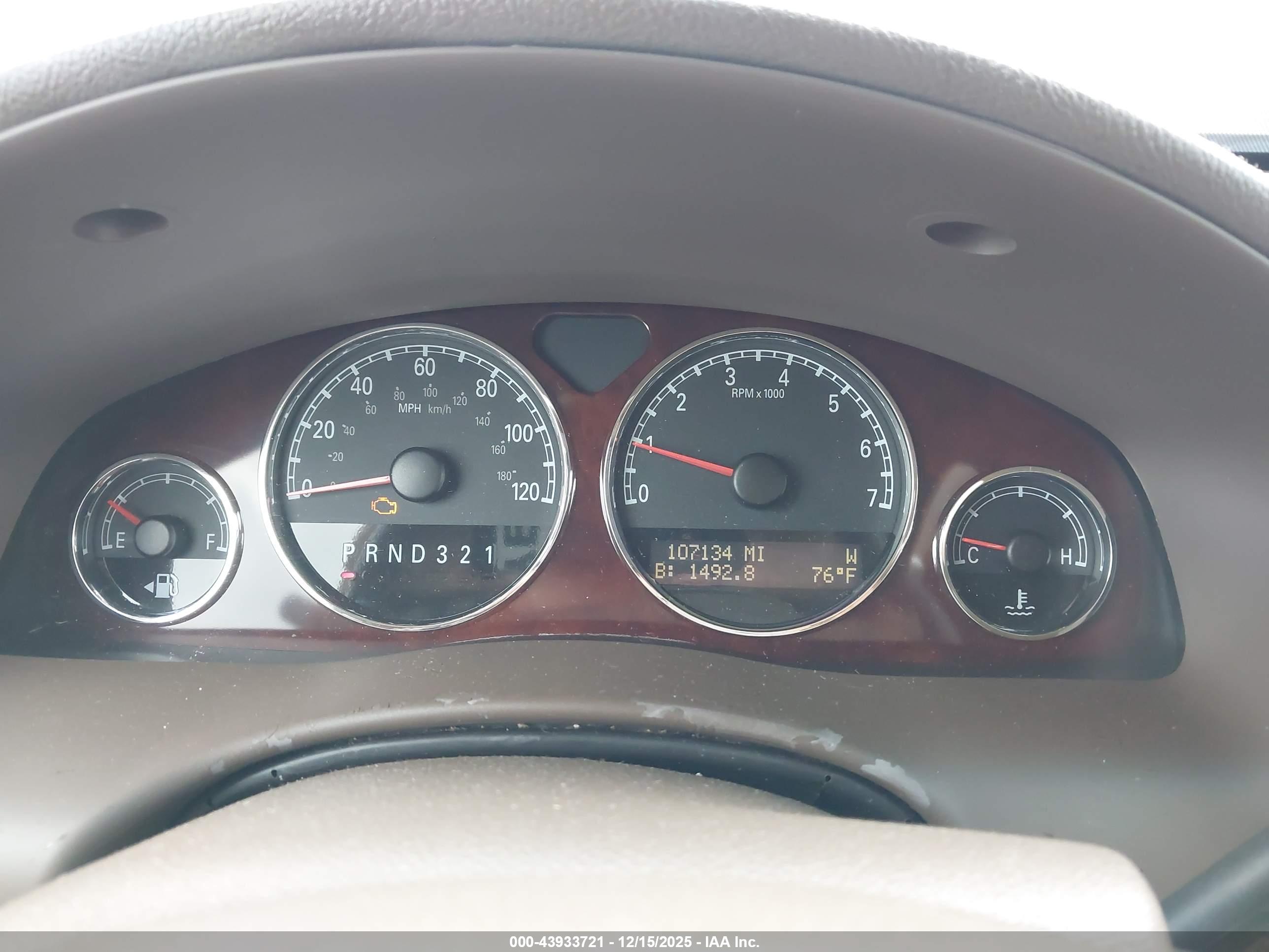 BUICK TERRAZA image 7