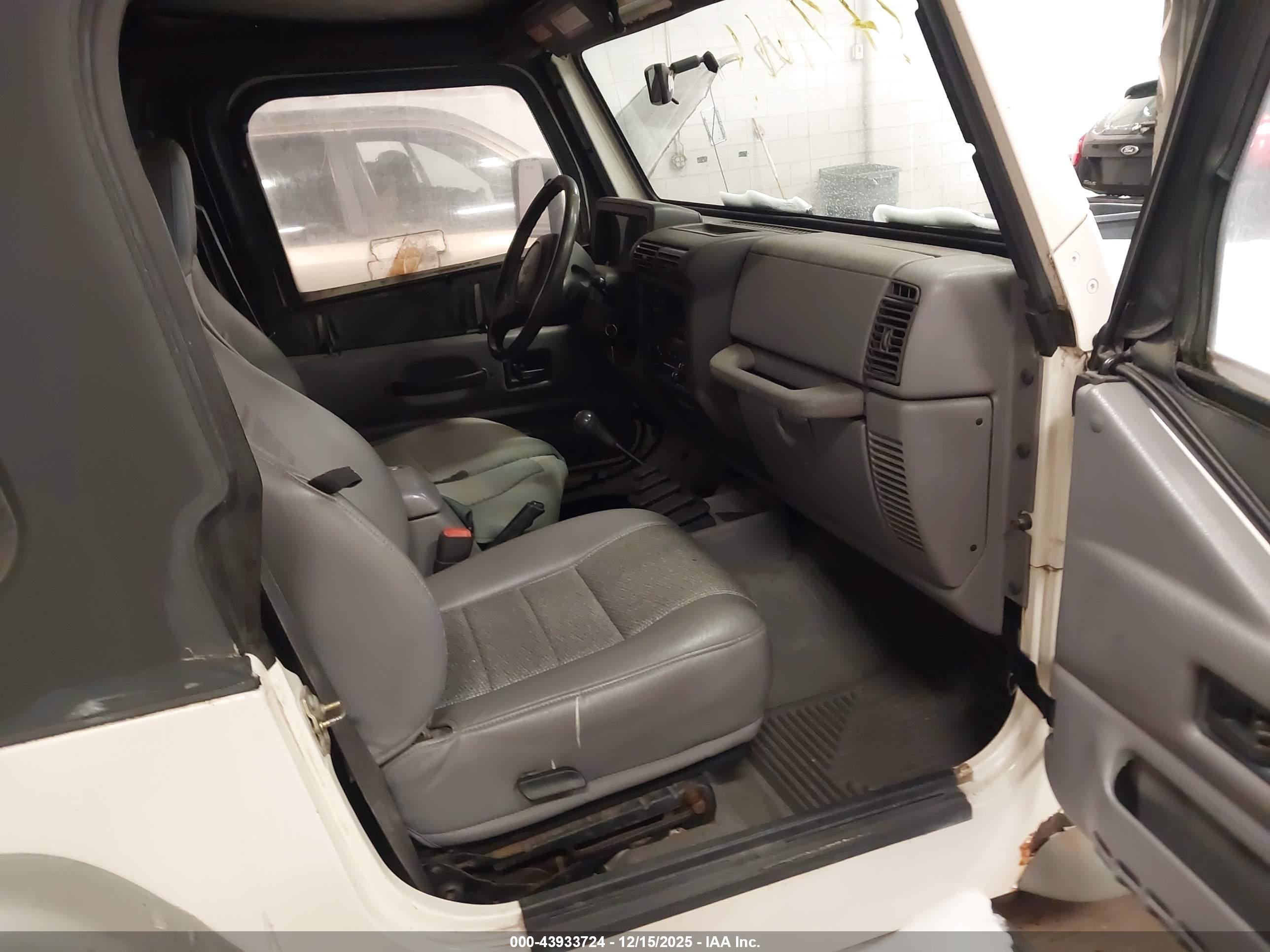 JEEP WRANGLER image 5