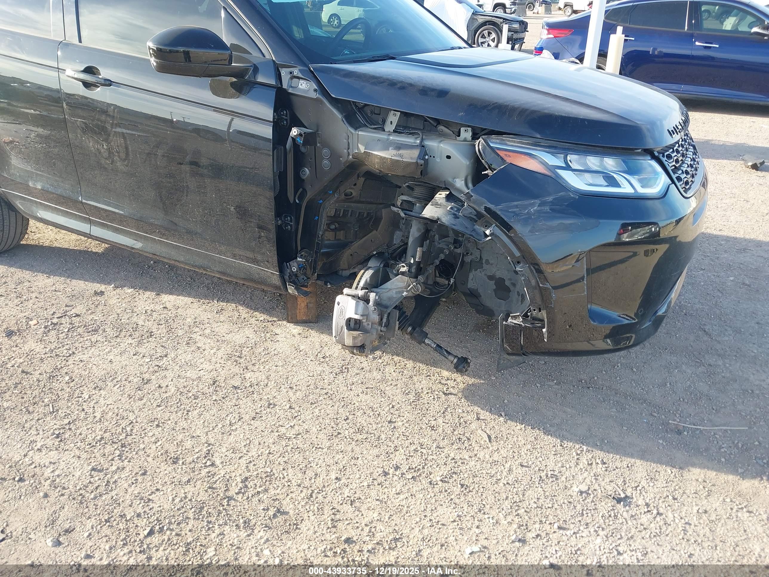 LAND ROVER image 6