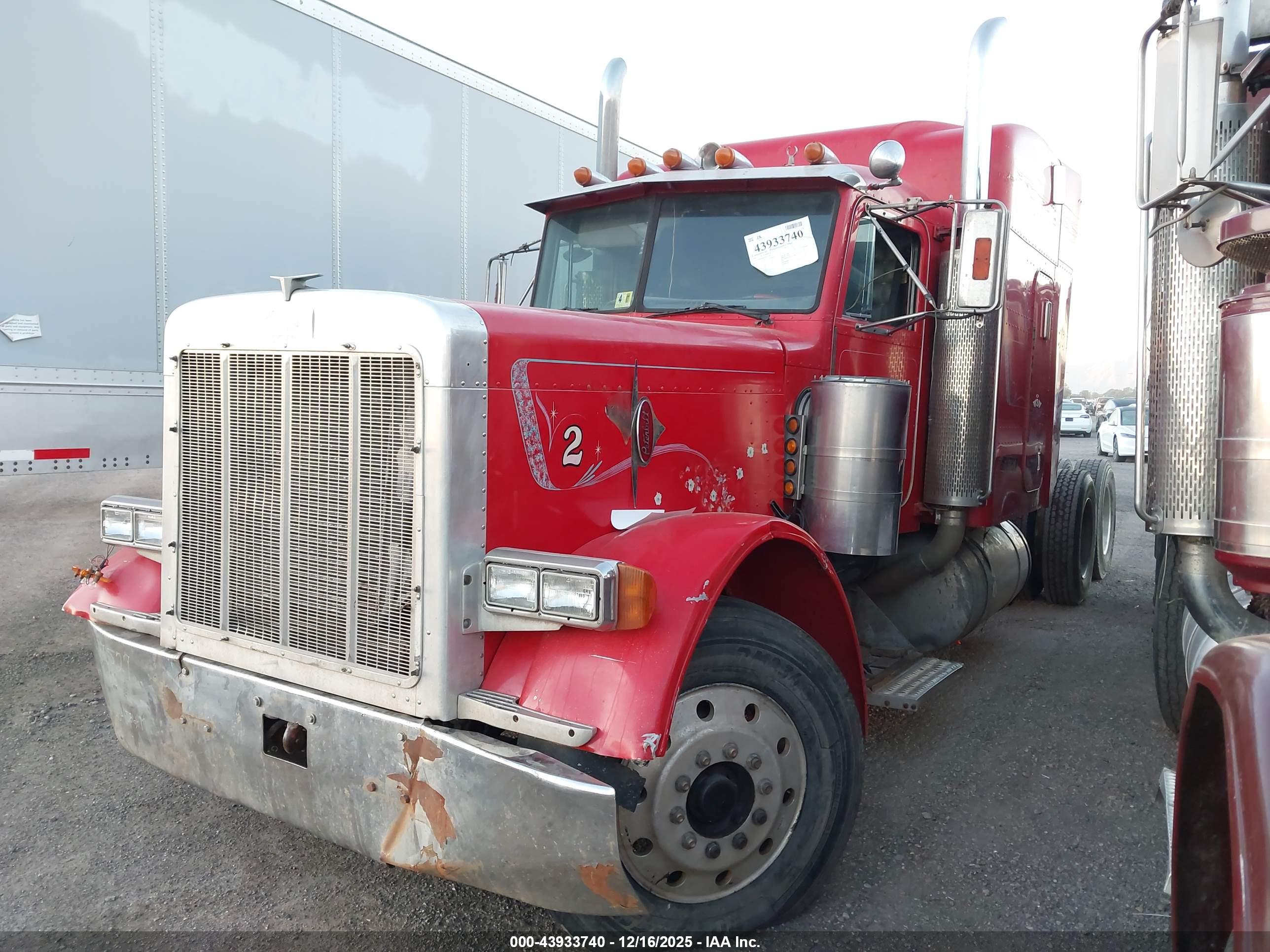 PETERBILT 379 image 2