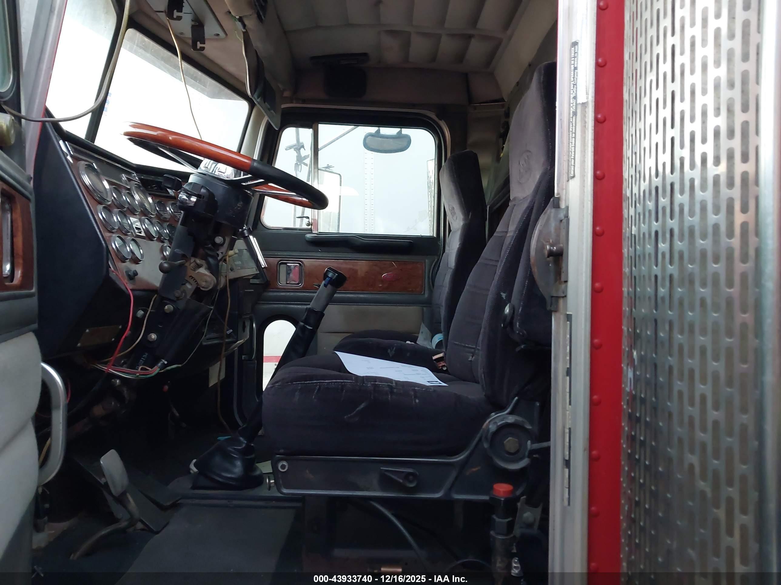 PETERBILT 379 image 7