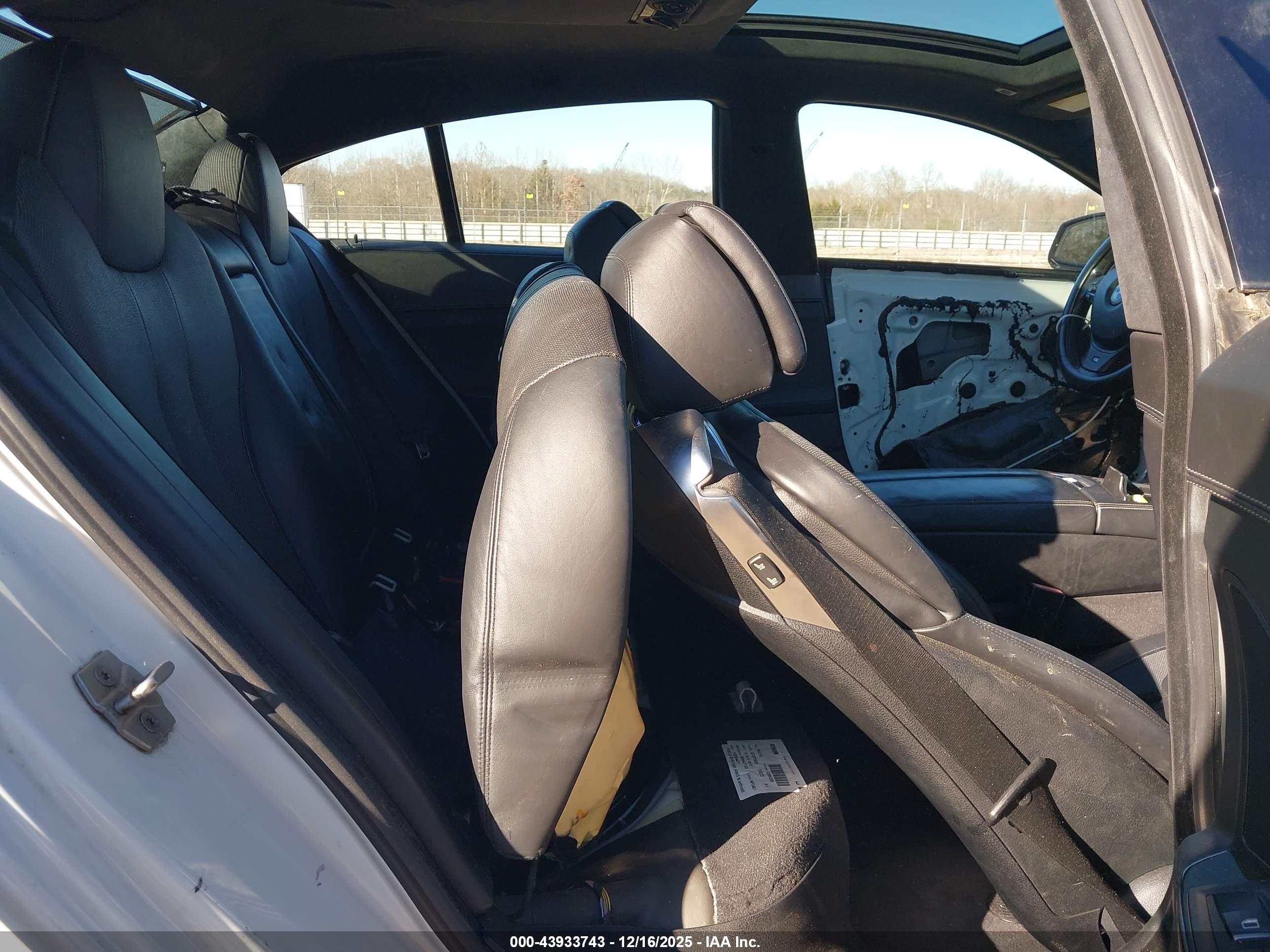 BMW 650I image 8