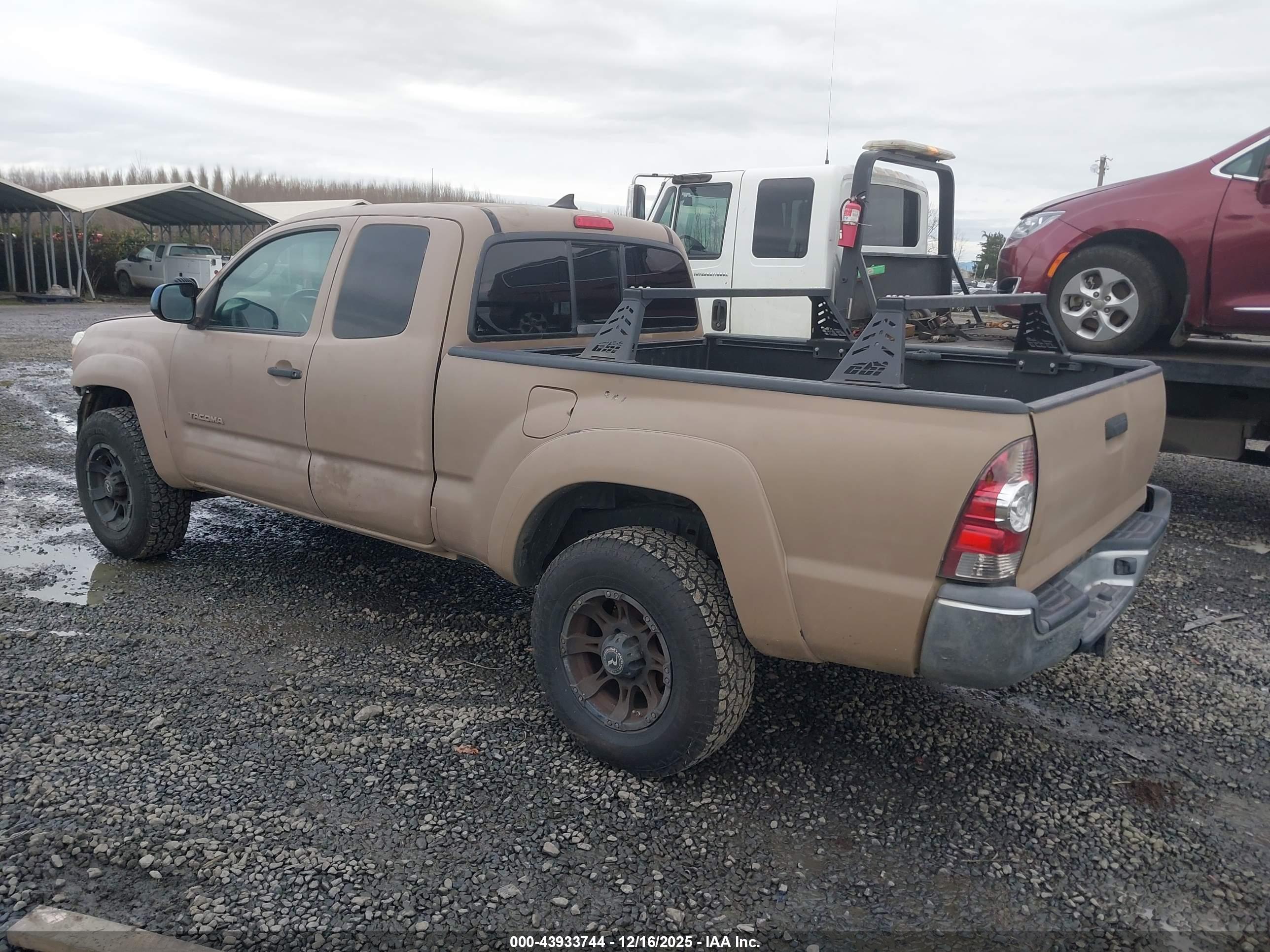 TOYOTA TACOMA image 3