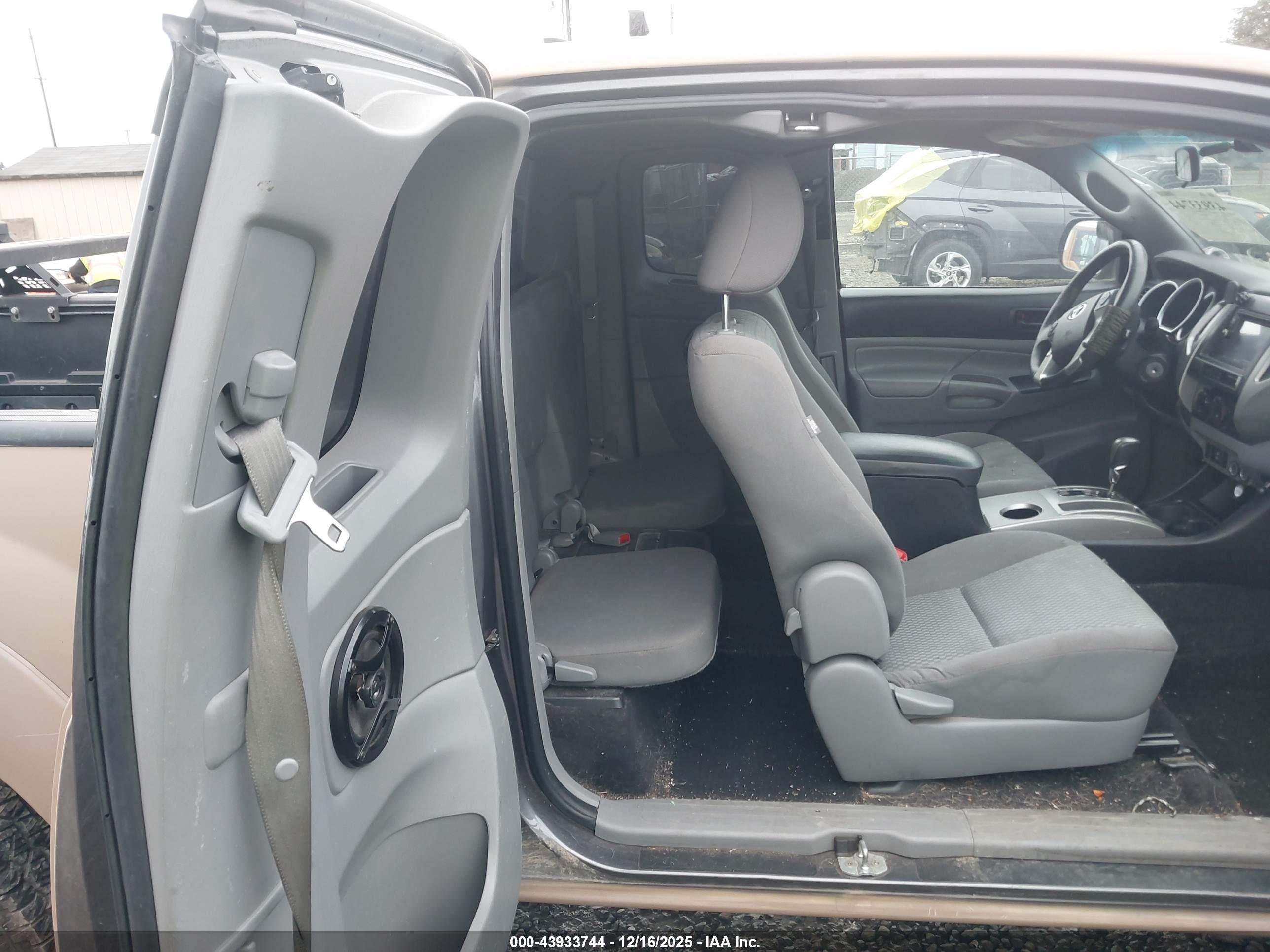 TOYOTA TACOMA image 8