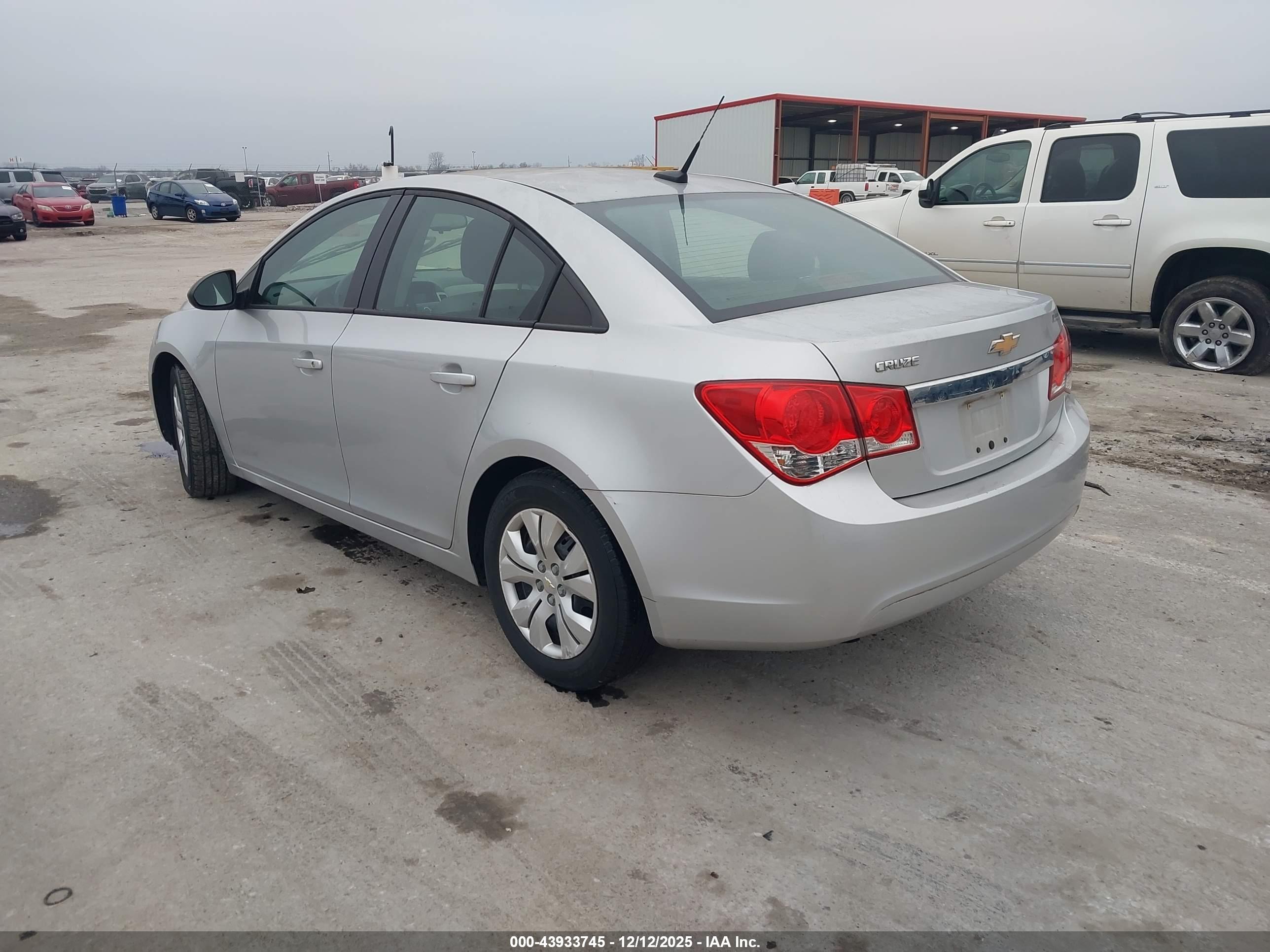 CHEVROLET CRUZE image 3