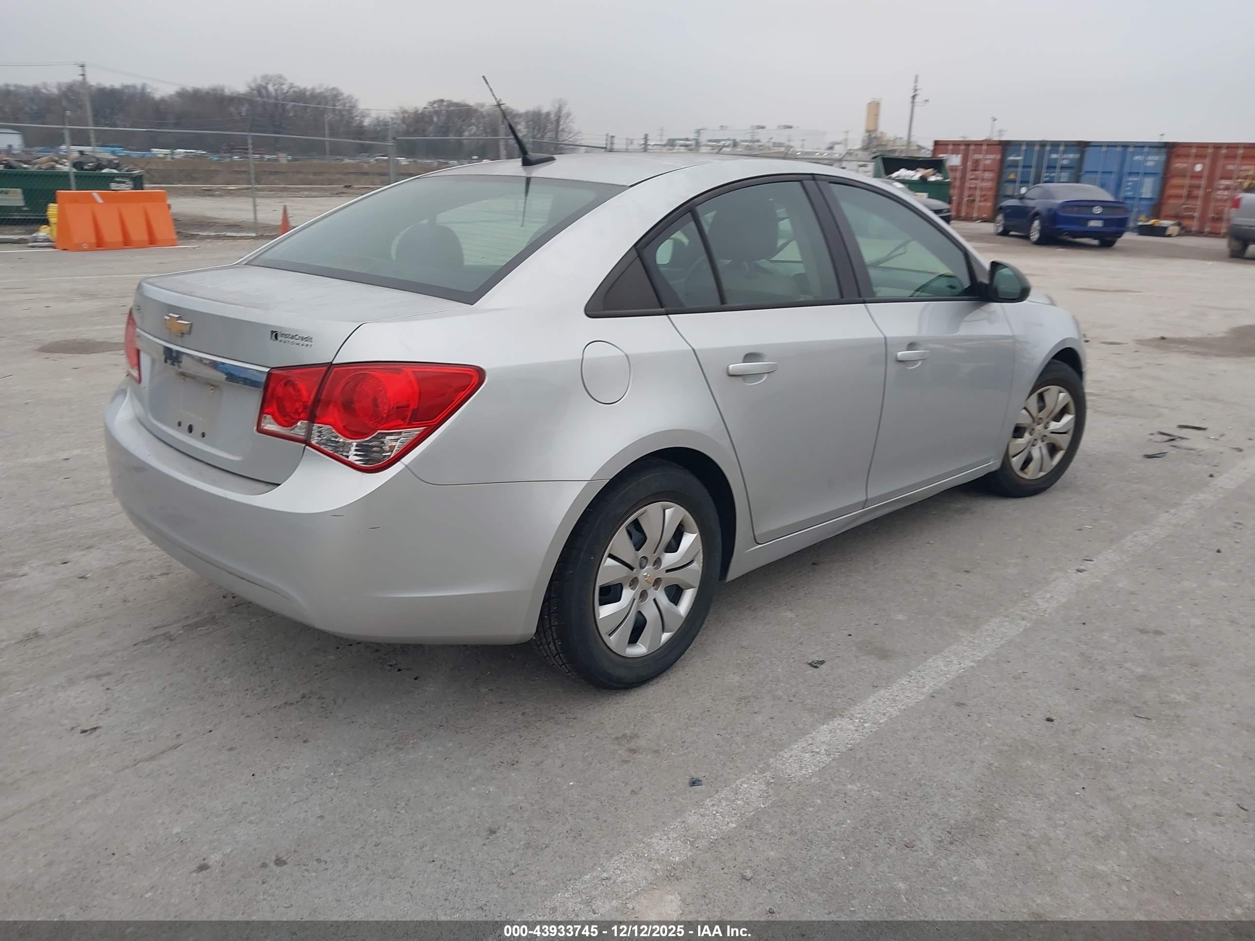 CHEVROLET CRUZE image 4