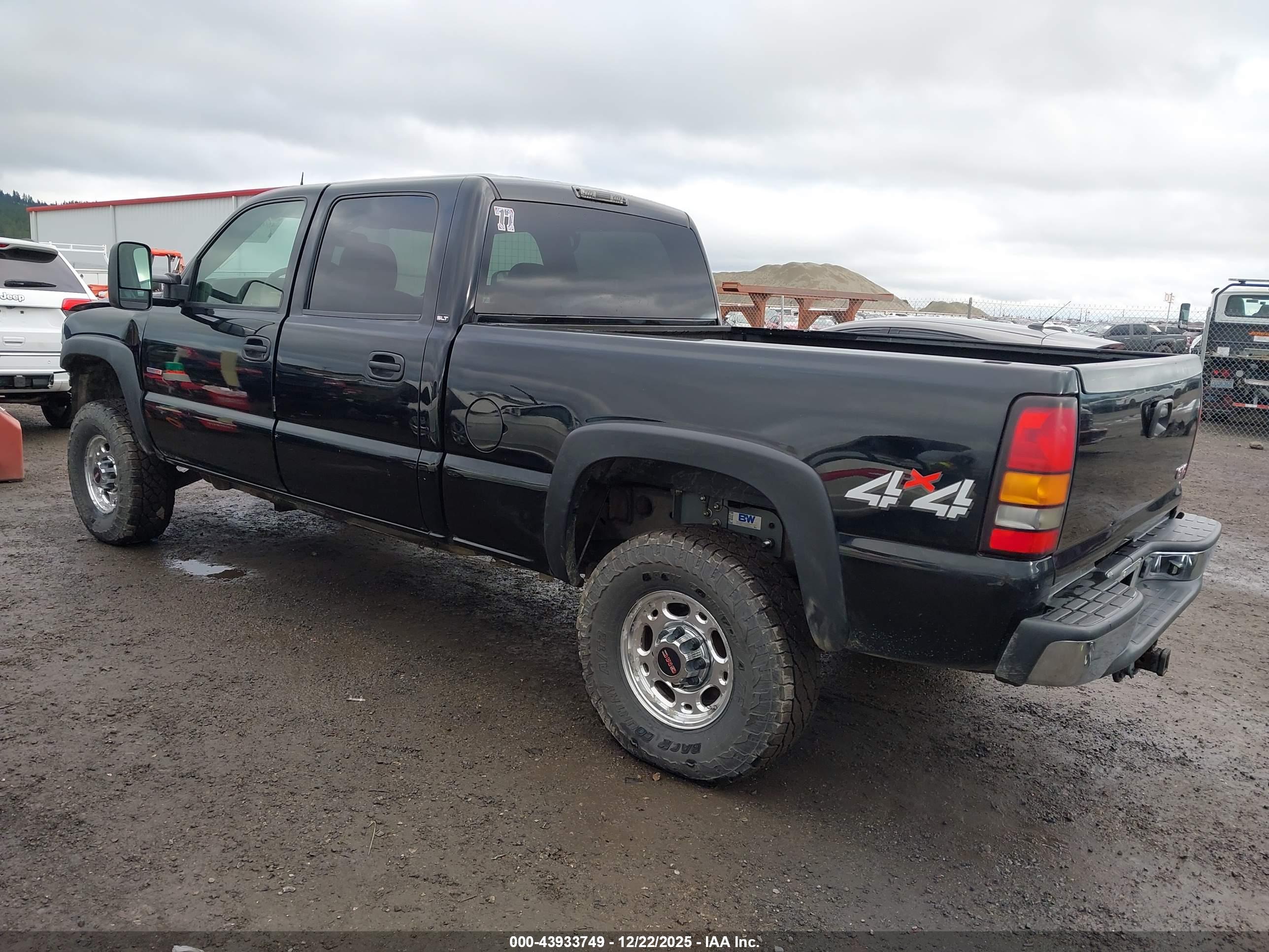 GMC SIERRA image 3